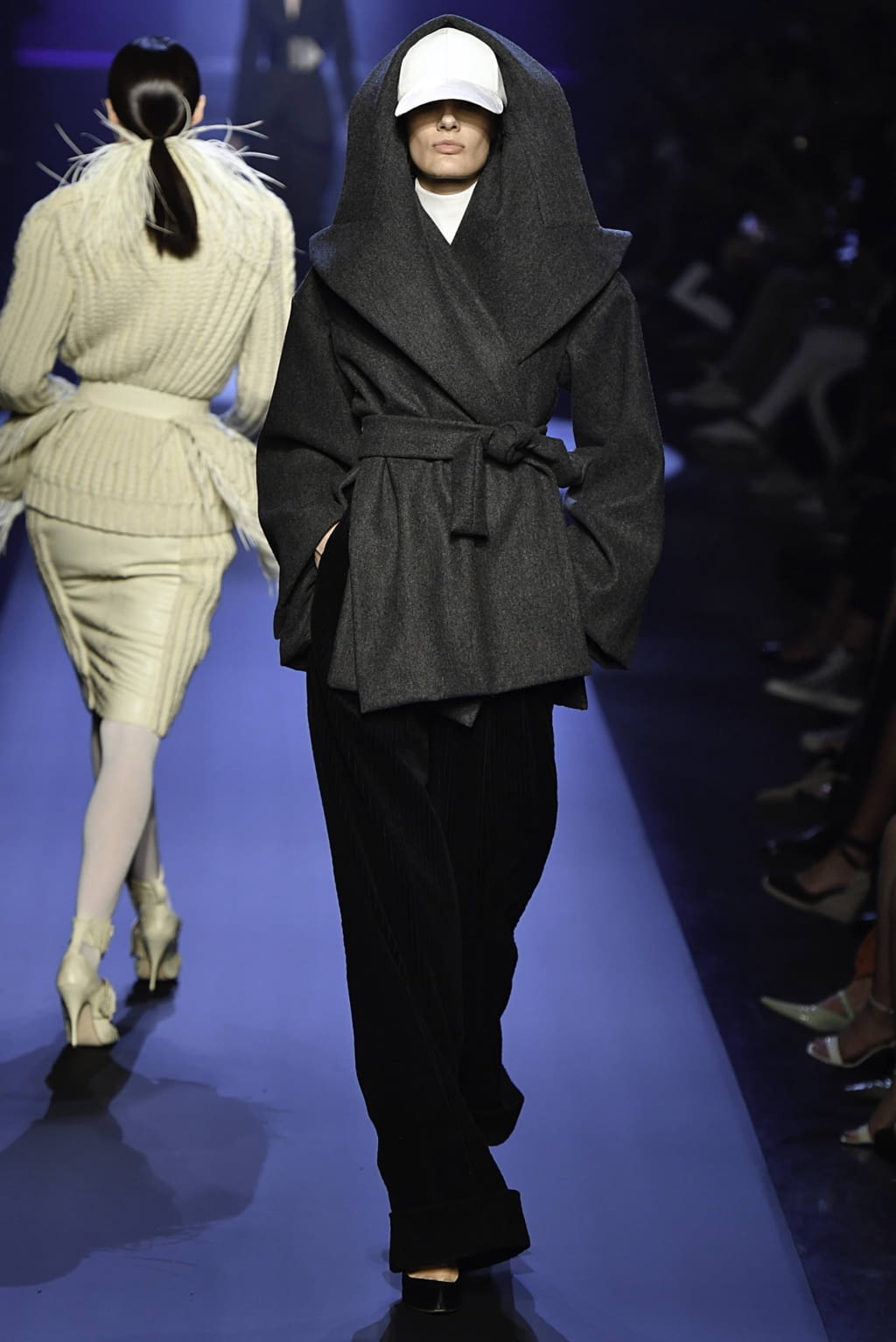 Fashion Week Paris Fall/Winter 2019 look 10 from the Jean Paul Gaultier collection 高级定制