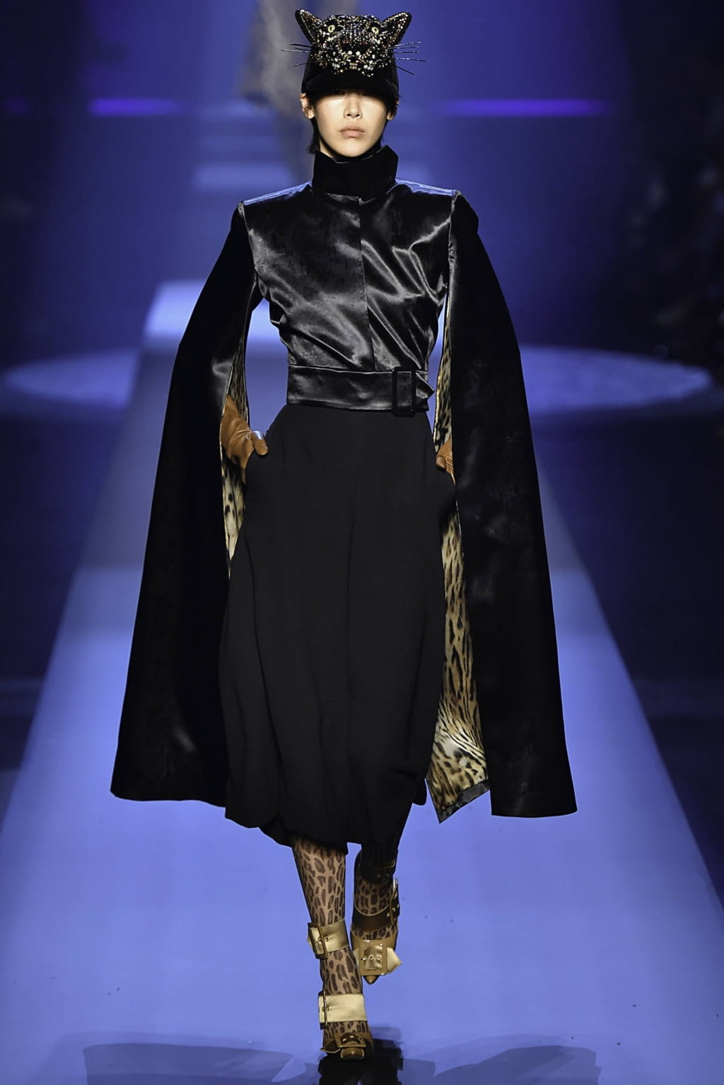 Fashion Week Paris Fall/Winter 2019 look 14 from the Jean Paul Gaultier collection 高级定制