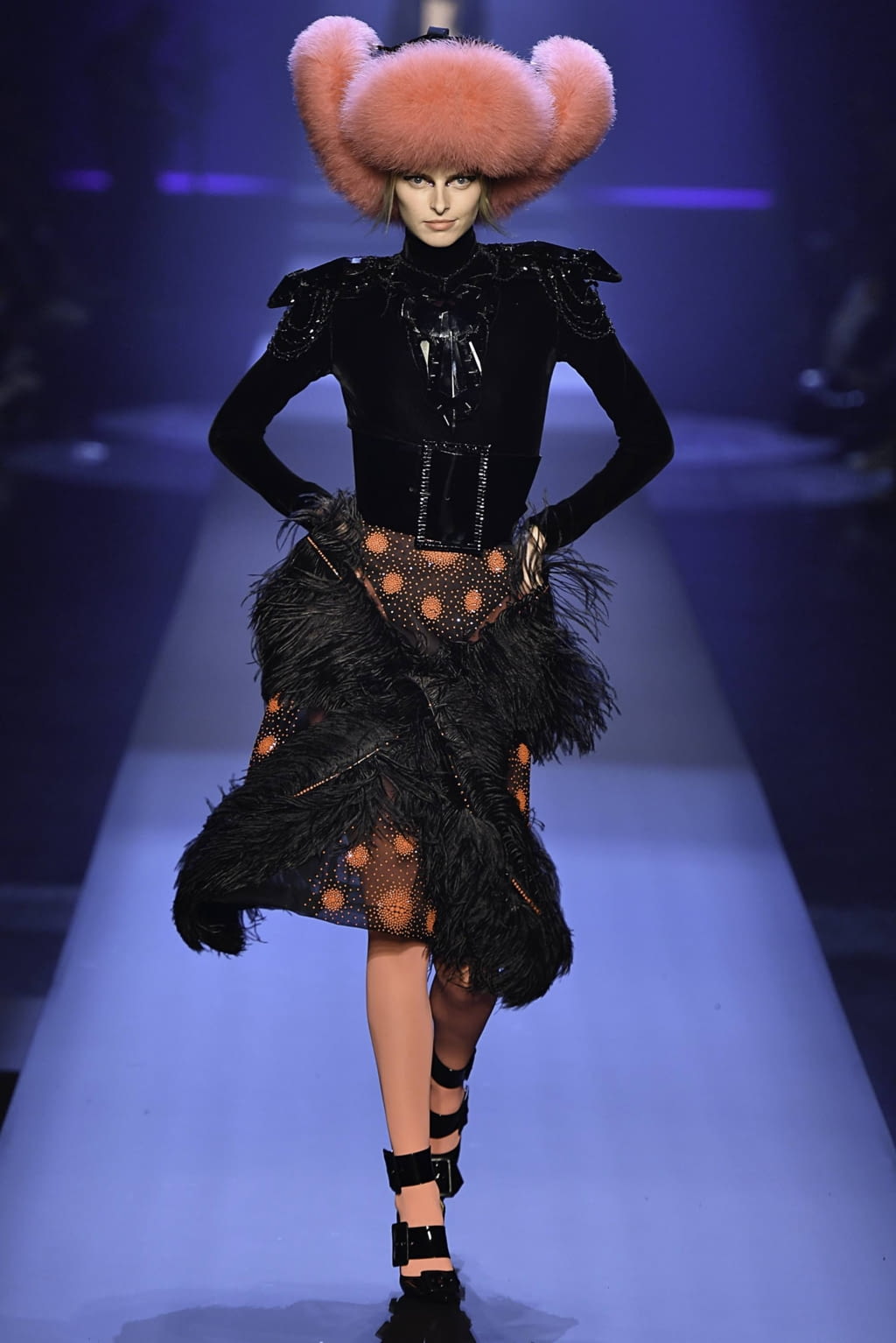 Fashion Week Paris Fall/Winter 2019 look 33 from the Jean Paul Gaultier collection 高级定制