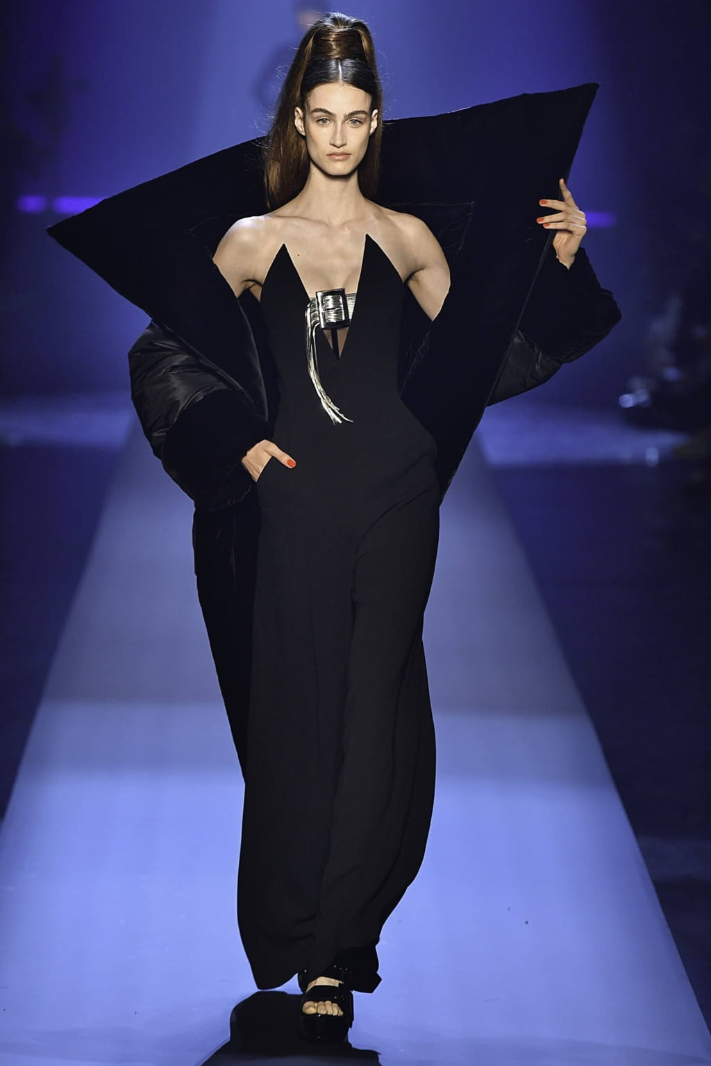 Fashion Week Paris Fall/Winter 2019 look 36 from the Jean Paul Gaultier collection 高级定制