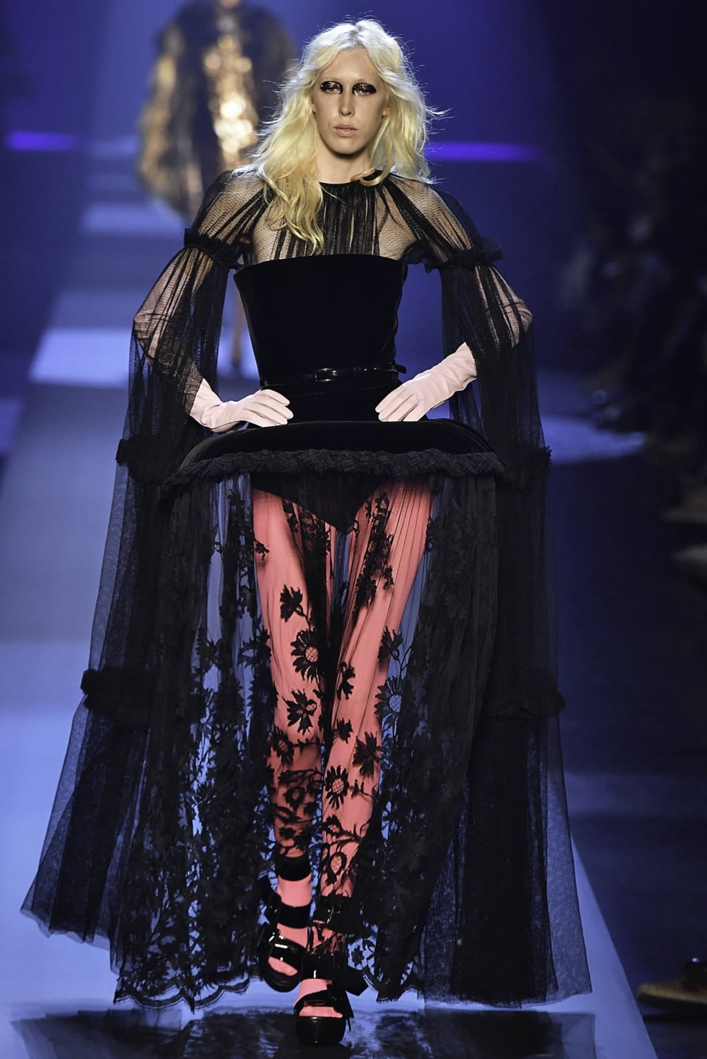 Fashion Week Paris Fall/Winter 2019 look 39 from the Jean Paul Gaultier collection 高级定制