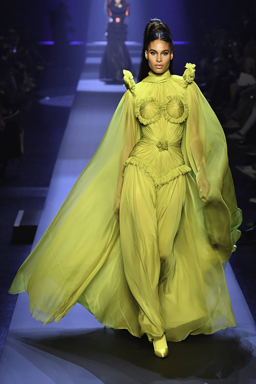 Fashion Week Paris Fall/Winter 2019 look 48 from the Jean Paul Gaultier collection 高级定制