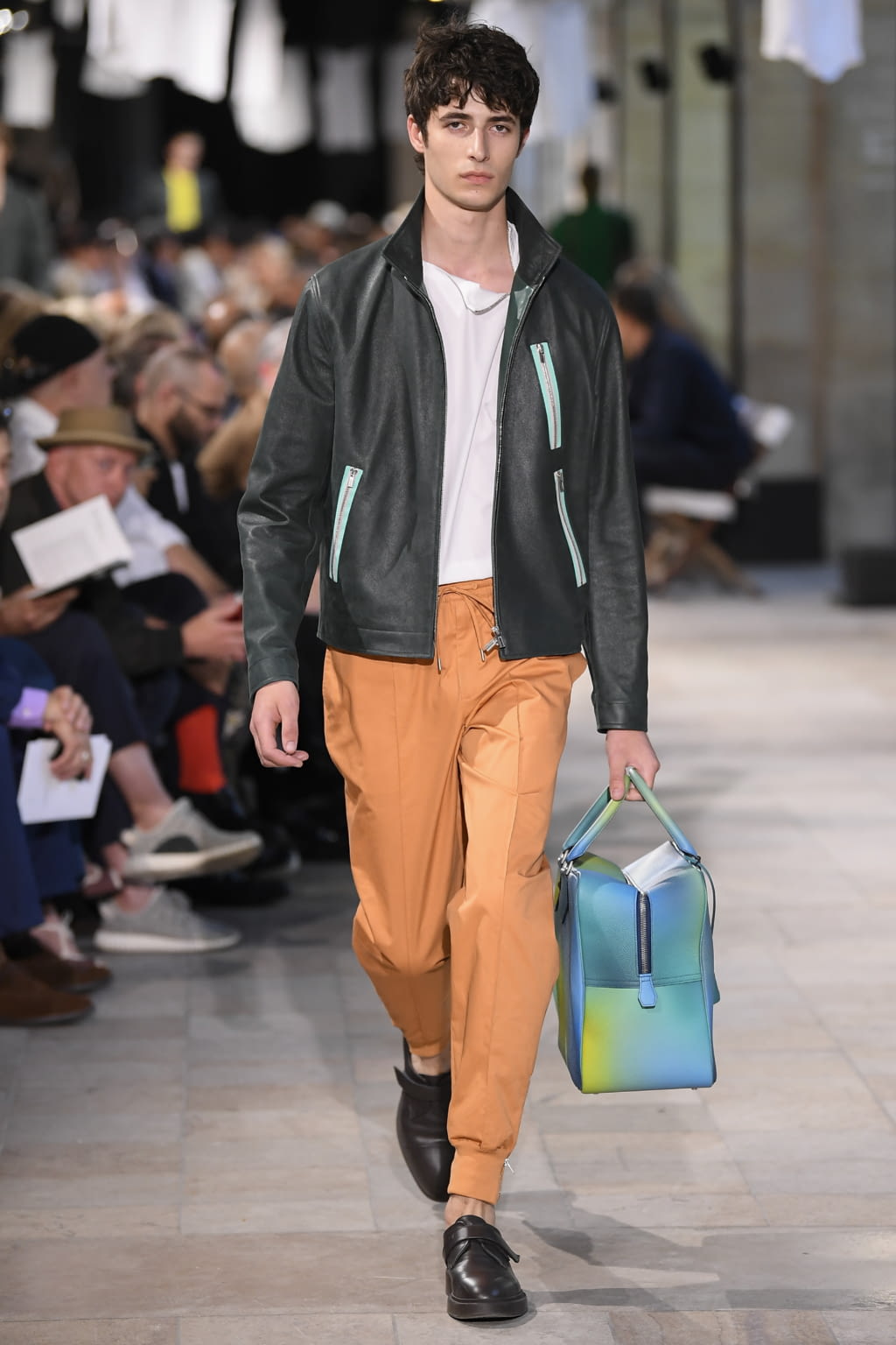 Fashion Week Paris Spring/Summer 2019 look 1 from the Hermès collection menswear