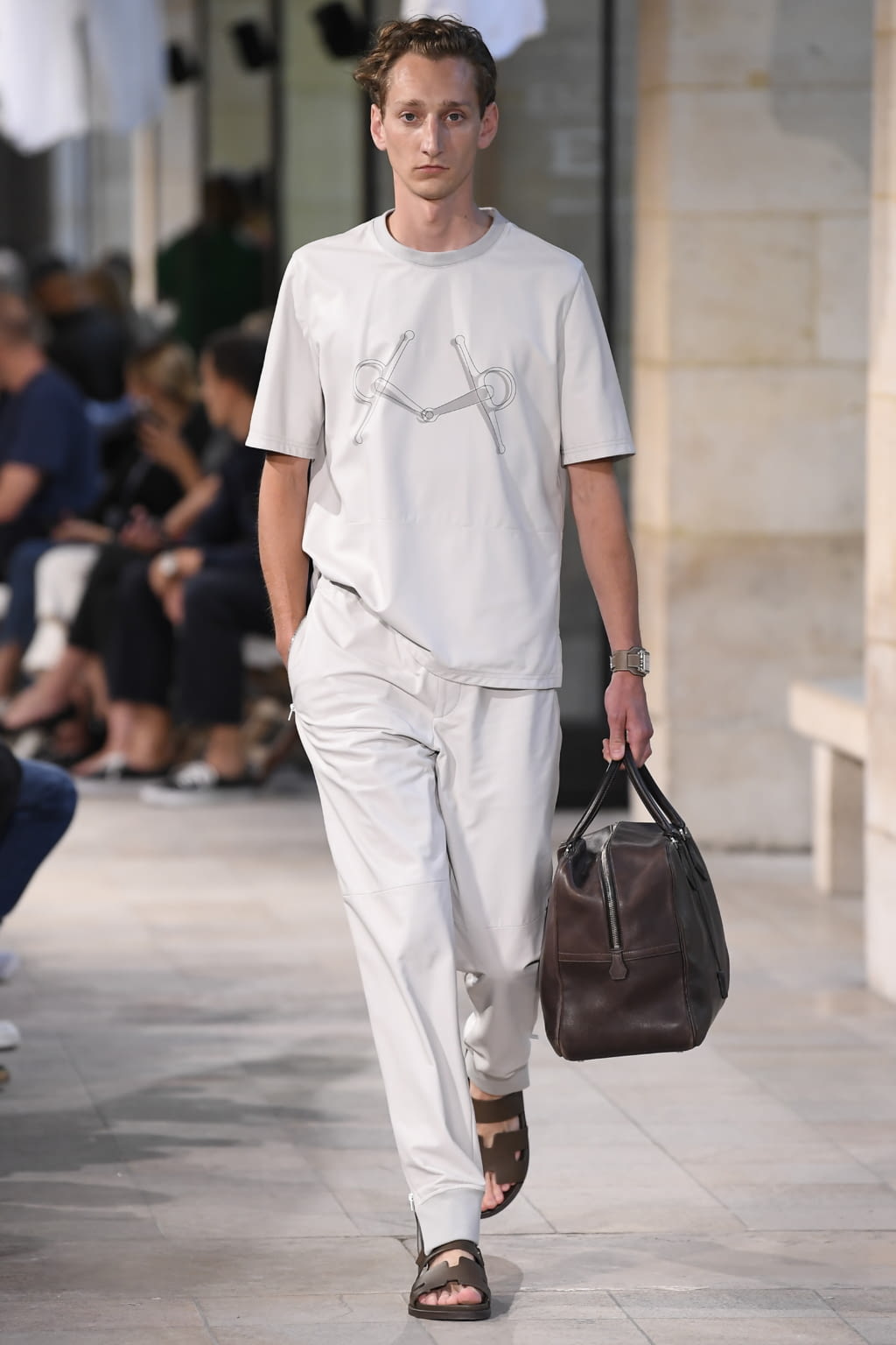 Fashion Week Paris Spring/Summer 2019 look 12 from the Hermès collection menswear
