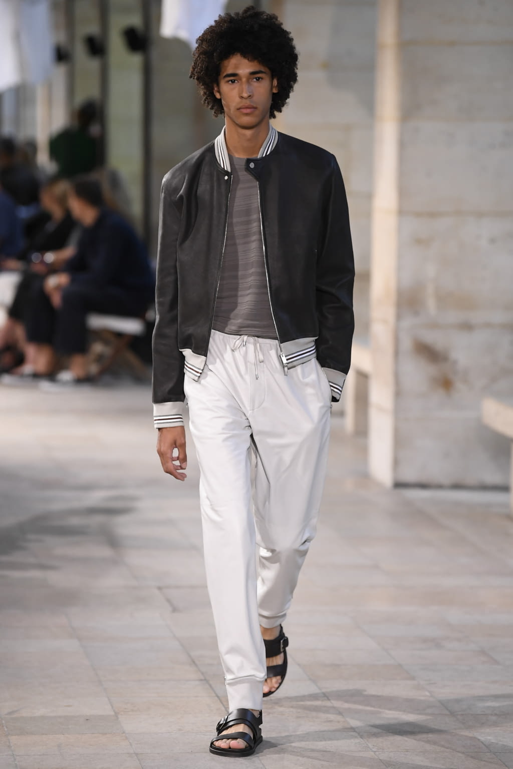 Fashion Week Paris Spring/Summer 2019 look 13 from the Hermès collection 男装