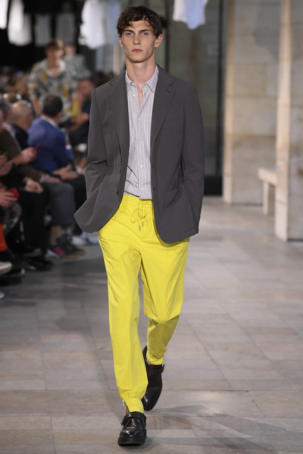 Fashion Week Paris Spring/Summer 2019 look 16 from the Hermès collection 男装