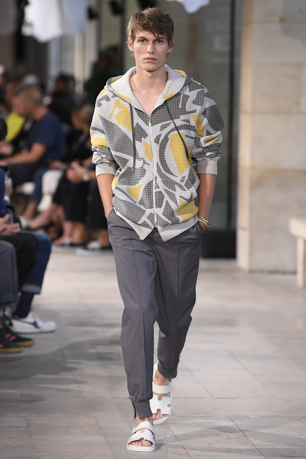 Fashion Week Paris Spring/Summer 2019 look 17 from the Hermès collection menswear