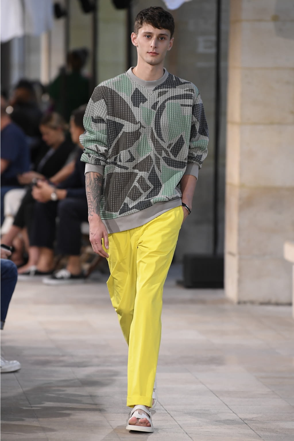 Fashion Week Paris Spring/Summer 2019 look 18 from the Hermès collection 男装