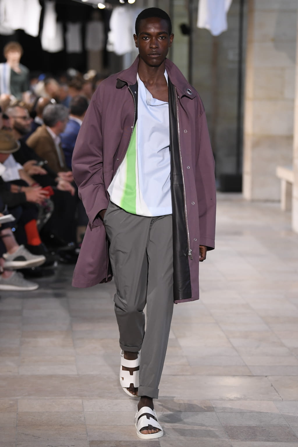 Fashion Week Paris Spring/Summer 2019 look 20 from the Hermès collection 男装