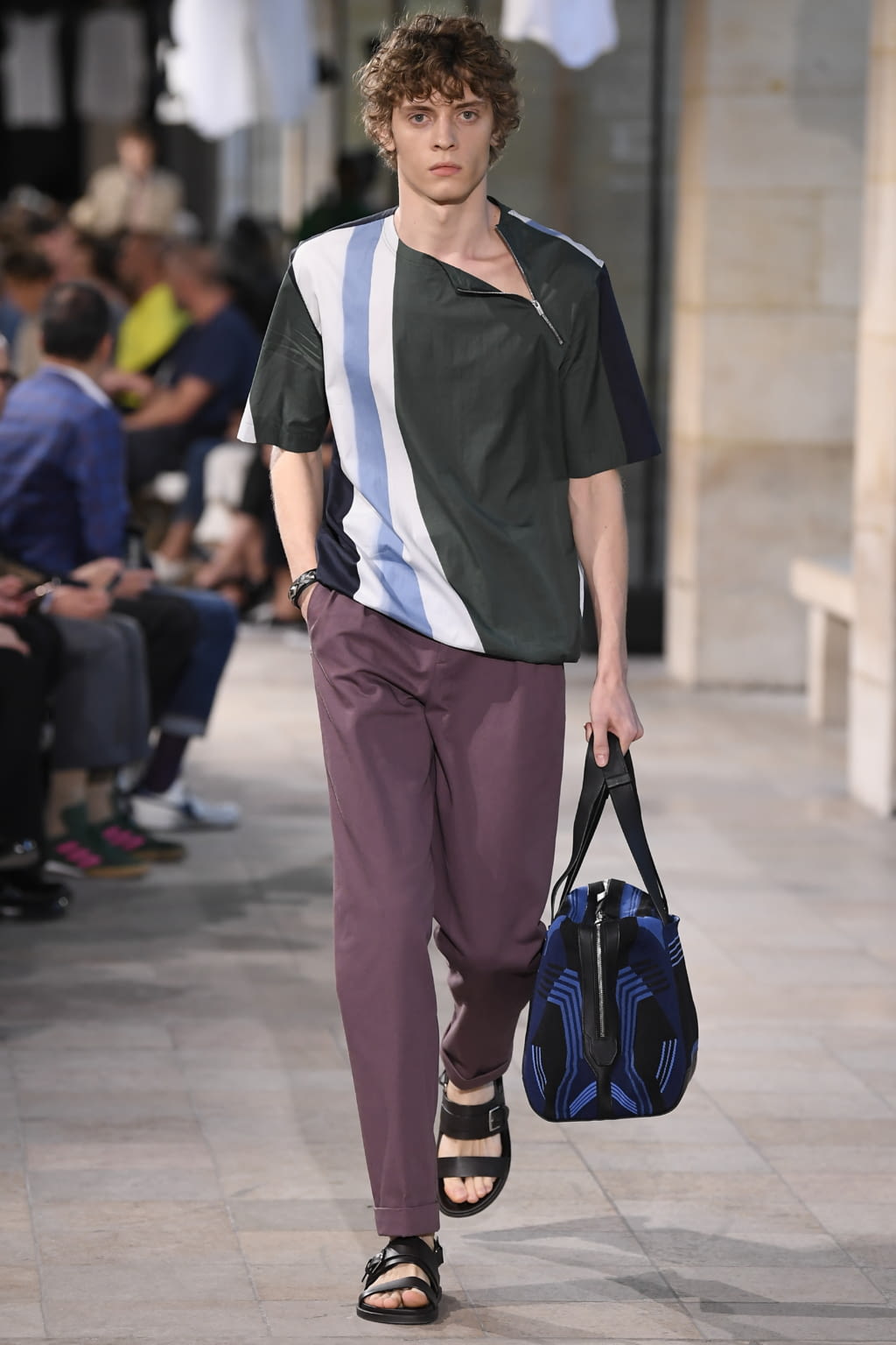 Fashion Week Paris Spring/Summer 2019 look 21 from the Hermès collection menswear