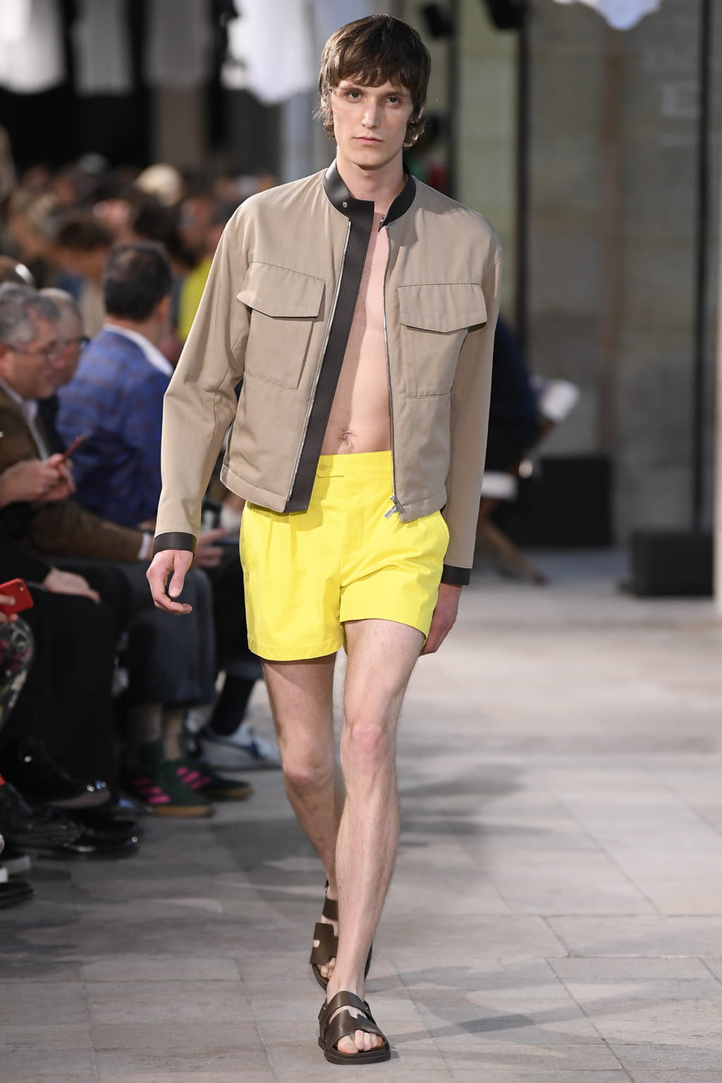 Fashion Week Paris Spring/Summer 2019 look 22 from the Hermès collection 男装