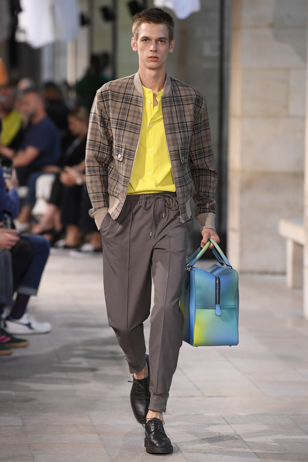 Fashion Week Paris Spring/Summer 2019 look 23 from the Hermès collection menswear