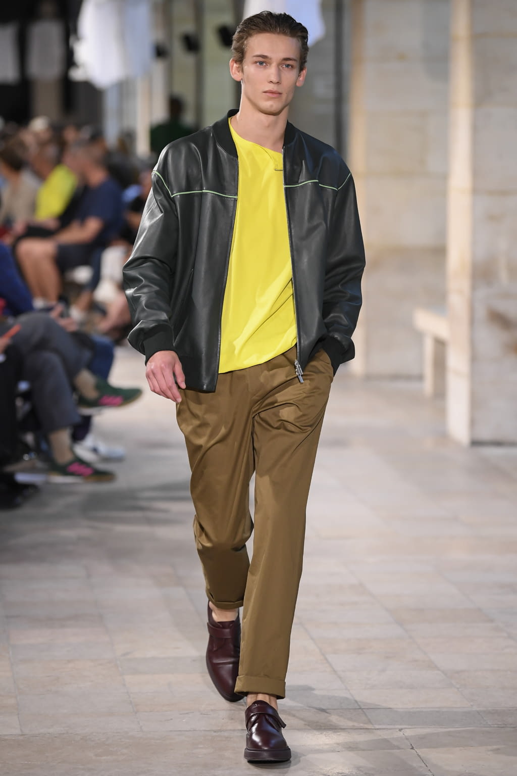 Fashion Week Paris Spring/Summer 2019 look 3 from the Hermès collection 男装