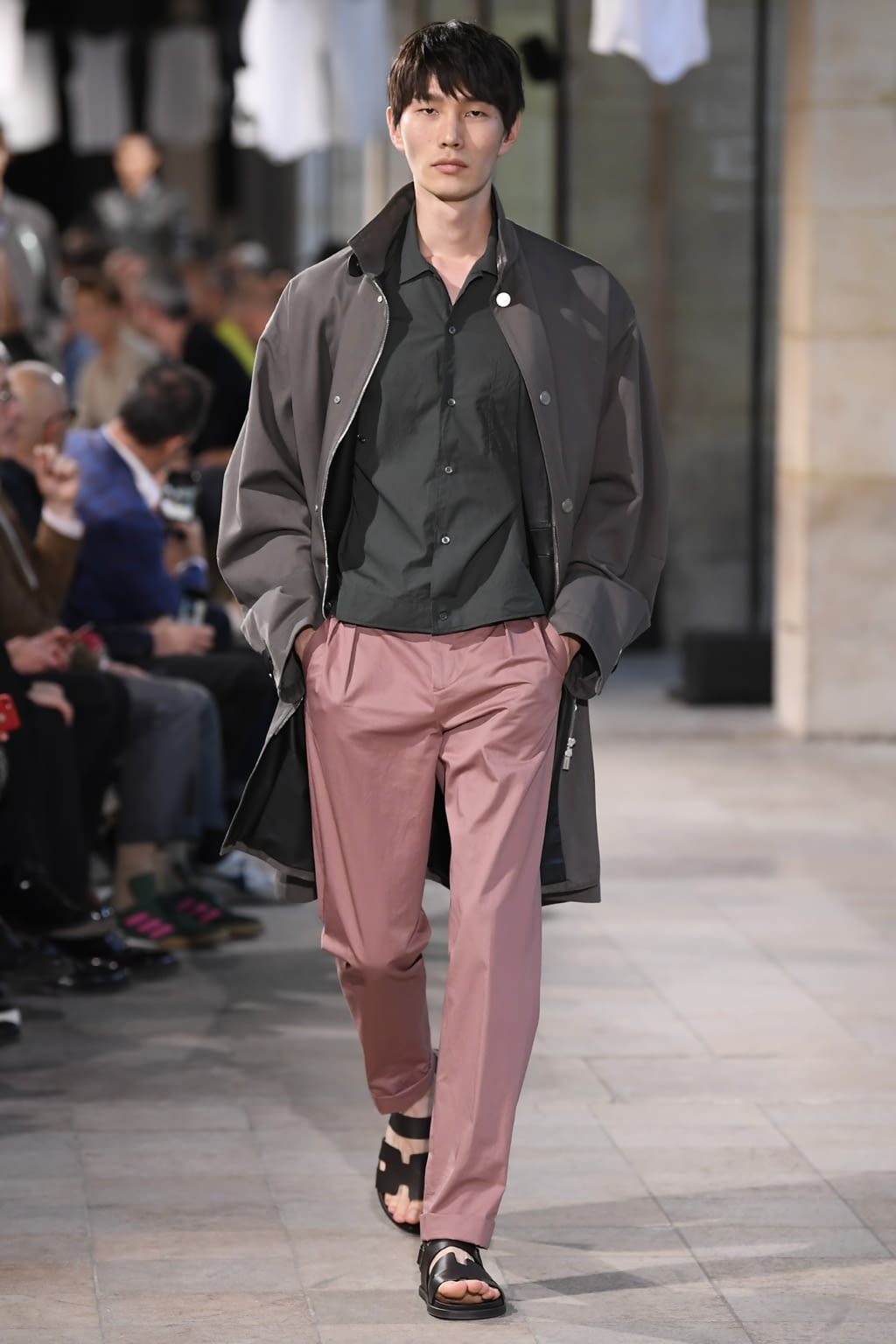 Fashion Week Paris Spring/Summer 2019 look 32 from the Hermès collection menswear