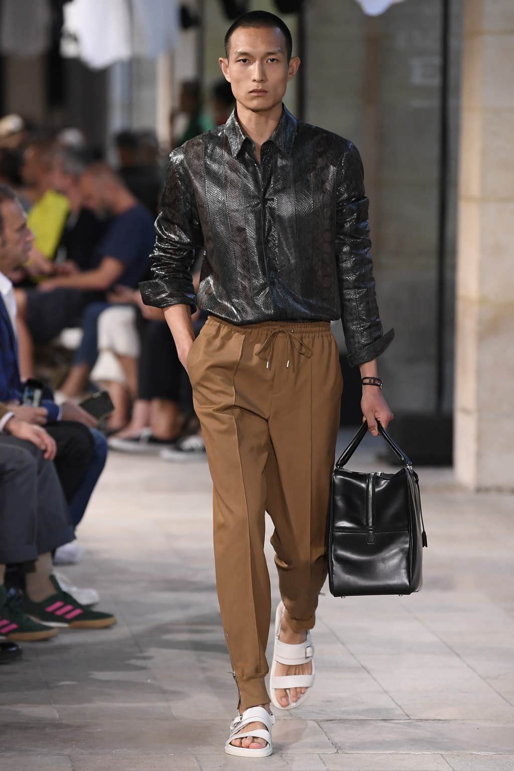Fashion Week Paris Spring/Summer 2019 look 34 from the Hermès collection menswear