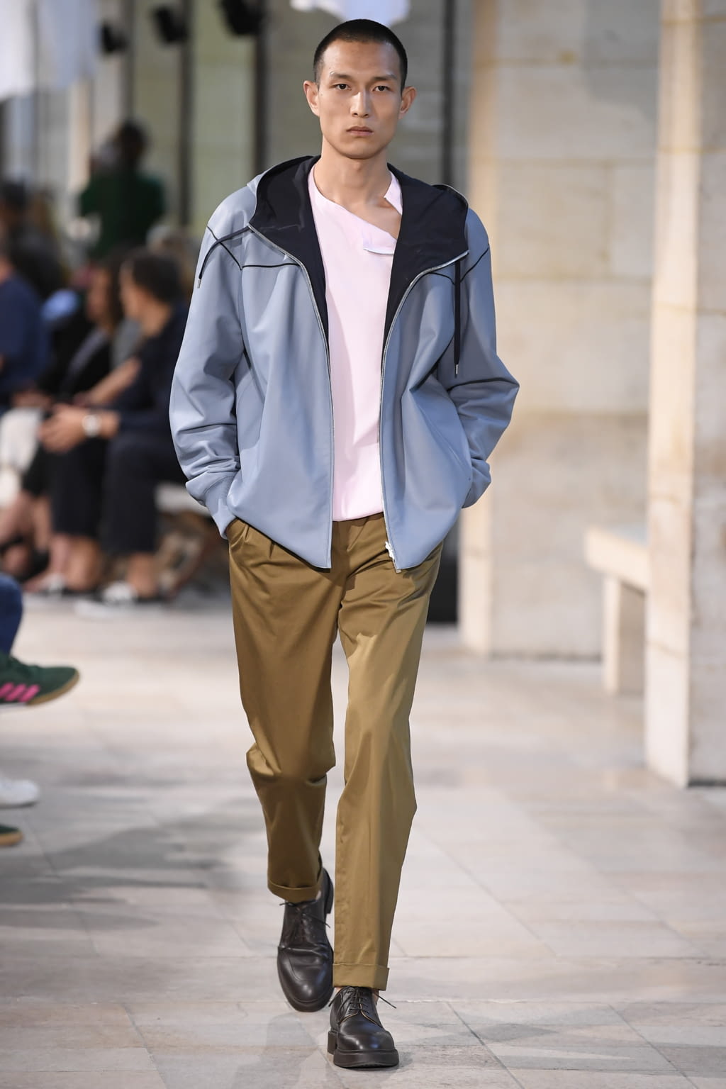 Fashion Week Paris Spring/Summer 2019 look 4 from the Hermès collection menswear