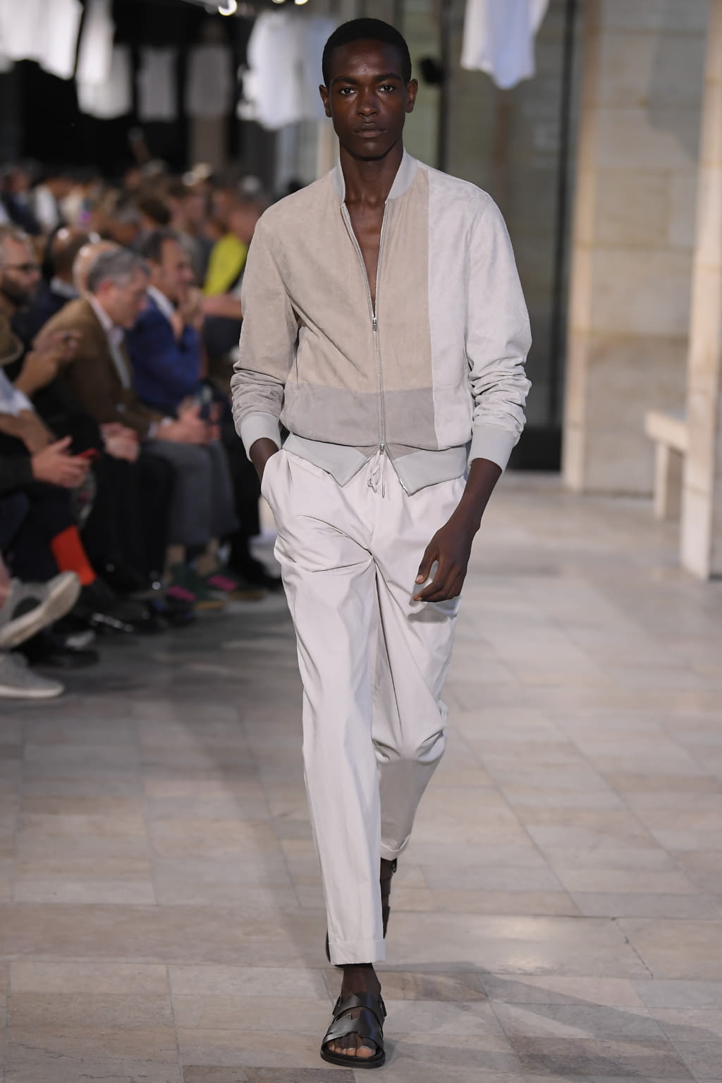 Fashion Week Paris Spring/Summer 2019 look 48 from the Hermès collection 男装