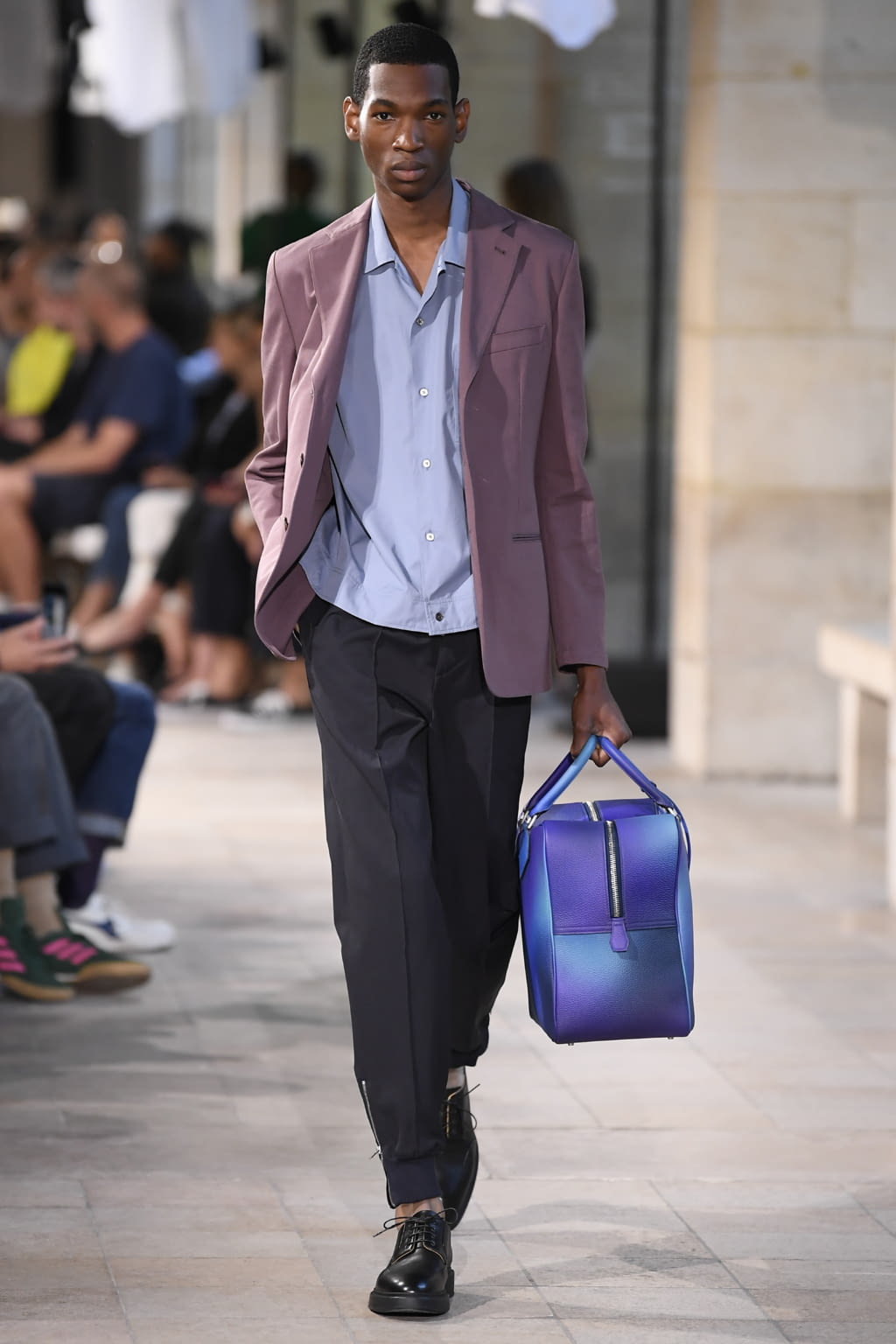 Fashion Week Paris Spring/Summer 2019 look 6 from the Hermès collection 男装