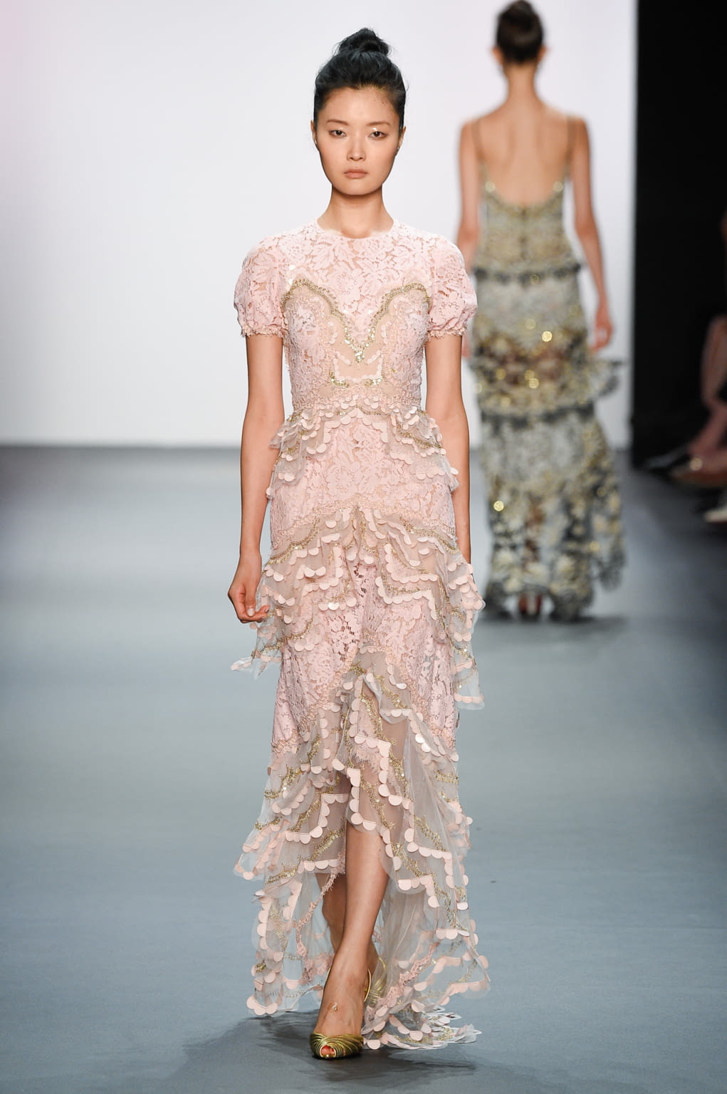 Fashion Week New York Spring/Summer 2017 look 15 from the Jenny Packham collection 女装