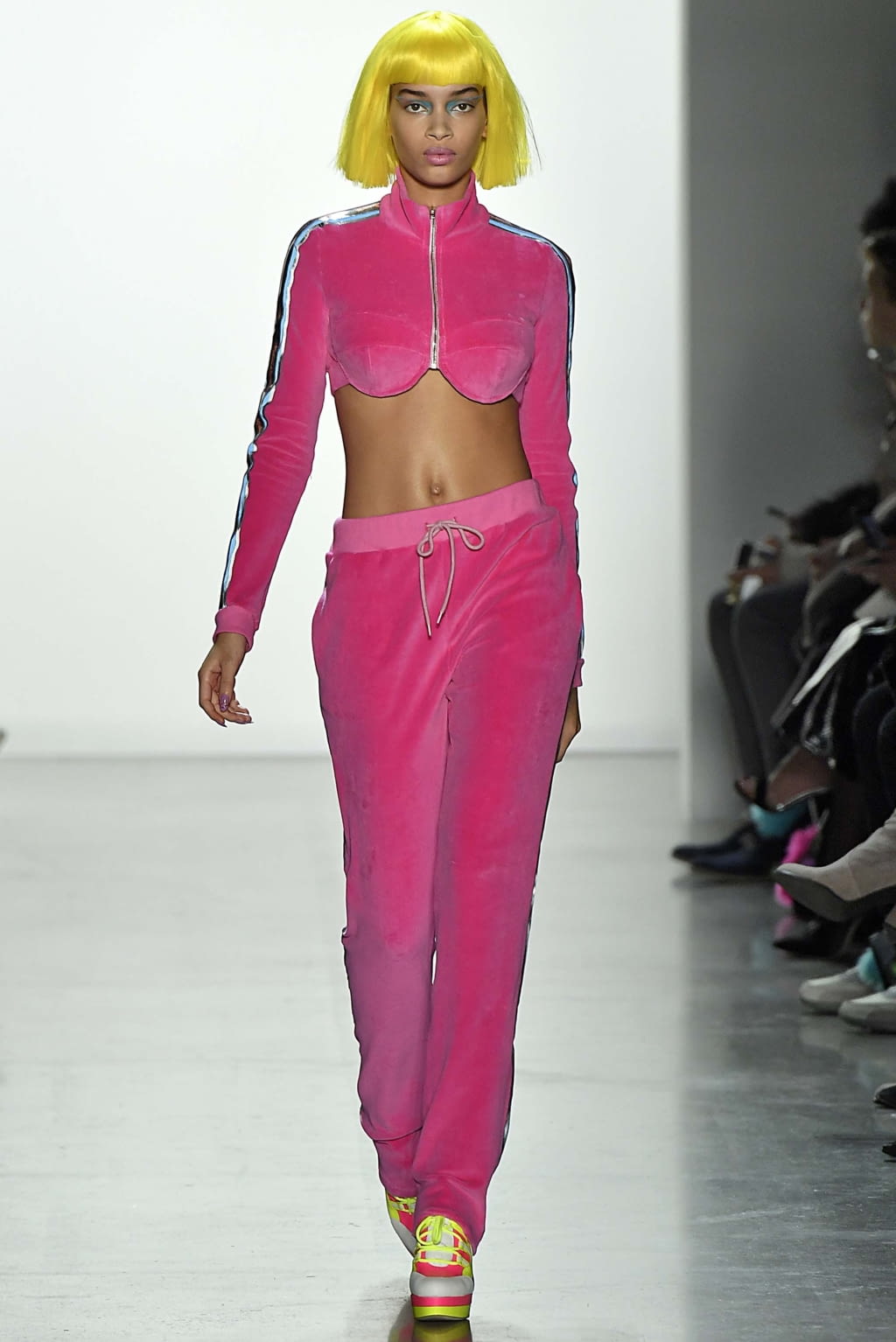 Fashion Week New York Fall/Winter 2018 look 15 from the Jeremy Scott collection womenswear