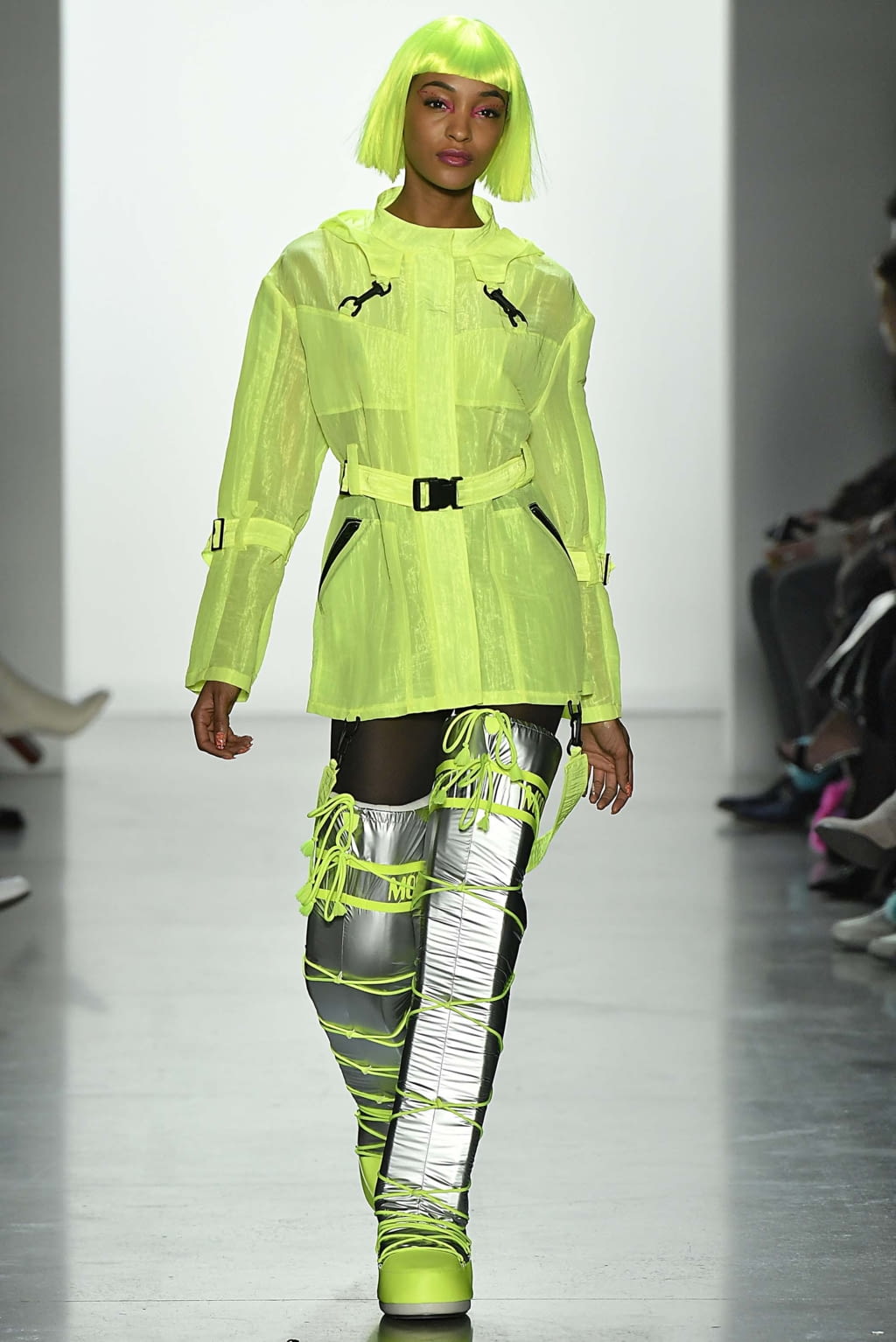 Fashion Week New York Fall/Winter 2018 look 16 from the Jeremy Scott collection womenswear