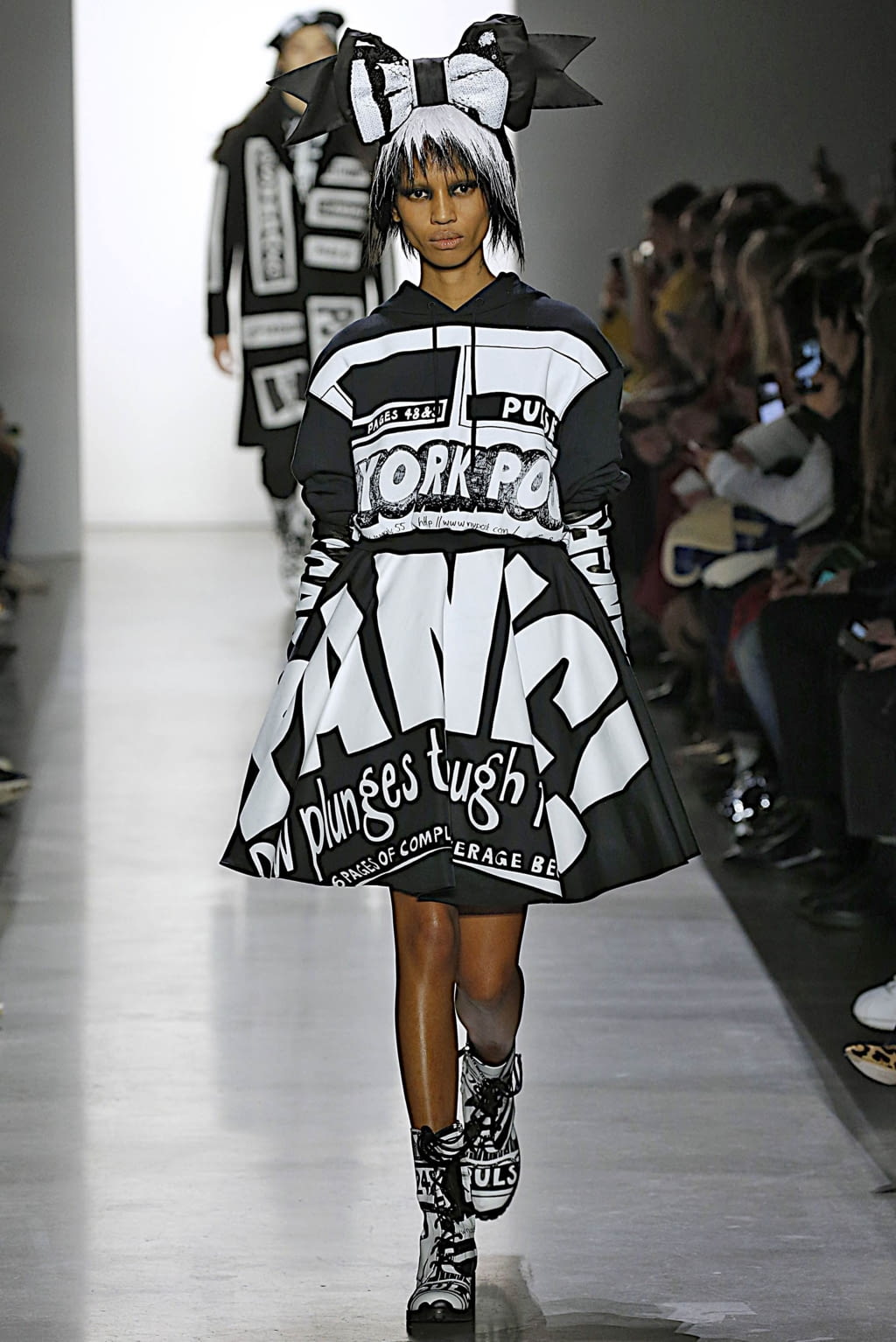 Fashion Week New York Fall/Winter 2019 look 12 from the Jeremy Scott collection 女装