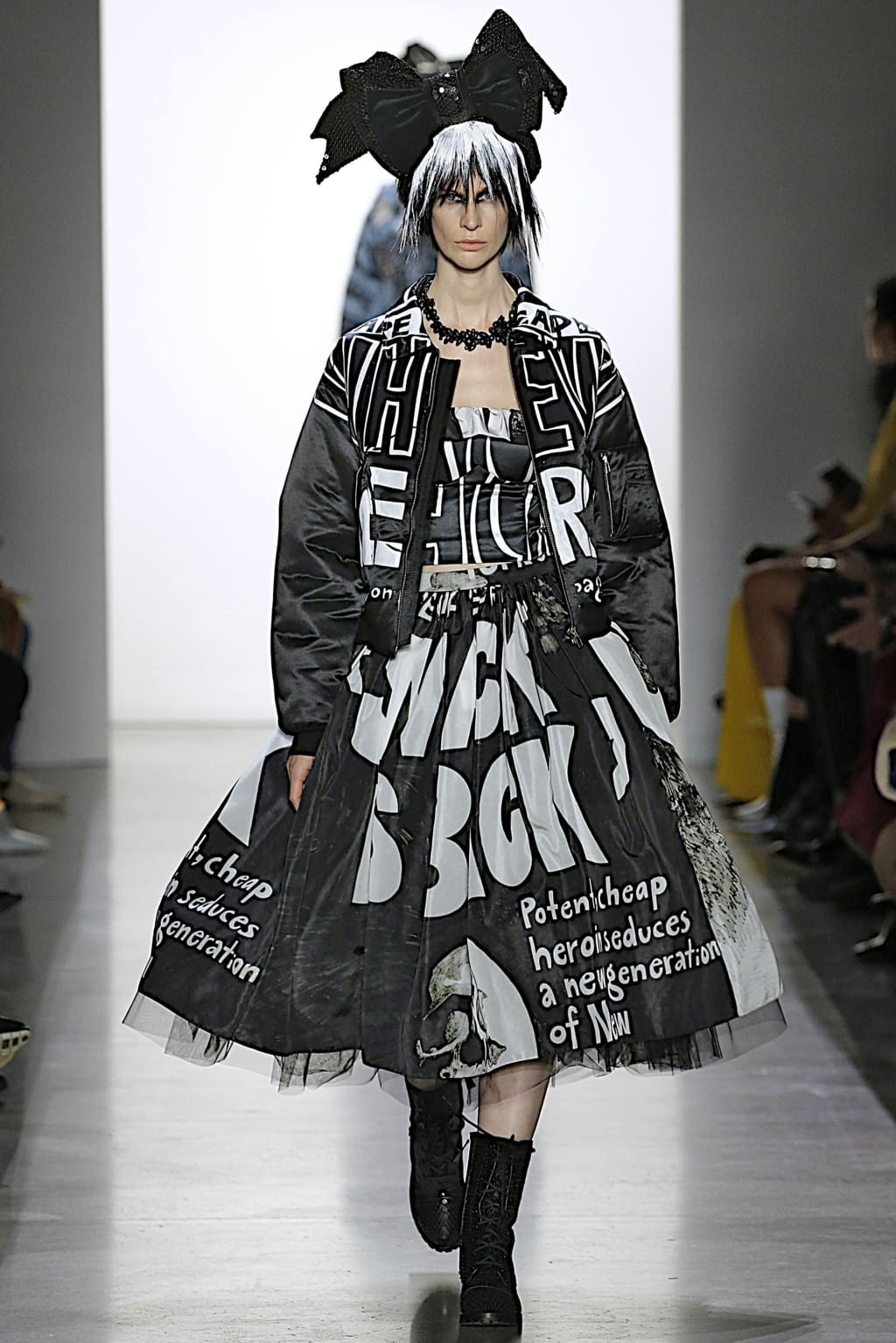 Fashion Week New York Fall/Winter 2019 look 19 from the Jeremy Scott collection 女装