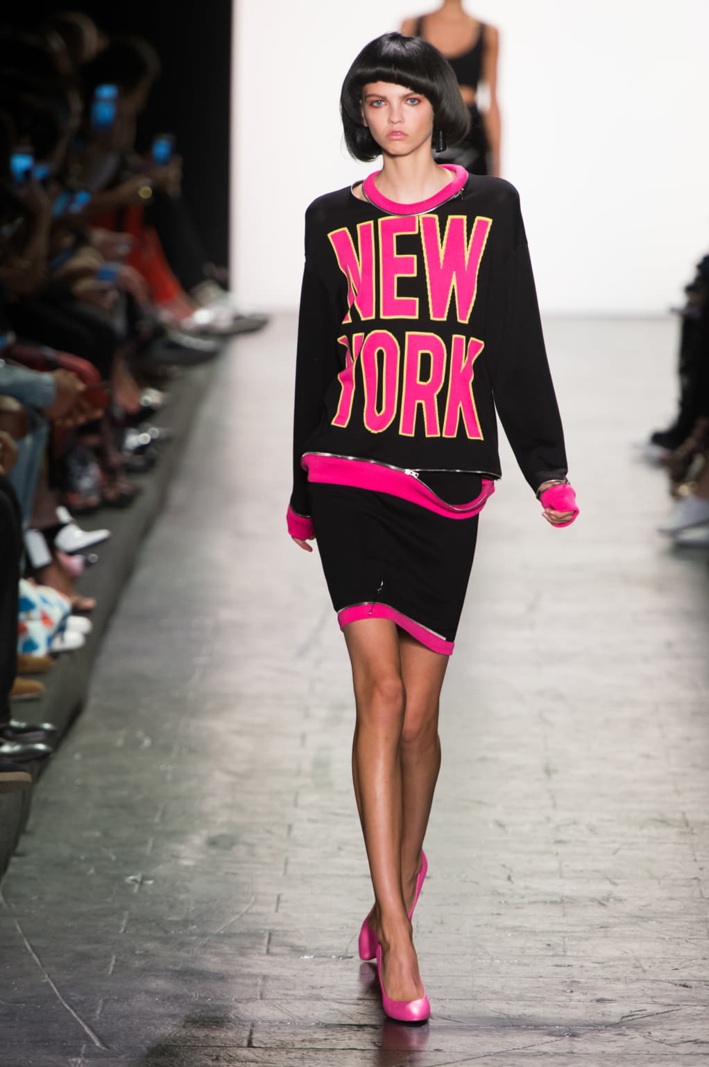 Fashion Week New York Spring/Summer 2017 look 1 de la collection Jeremy Scott womenswear