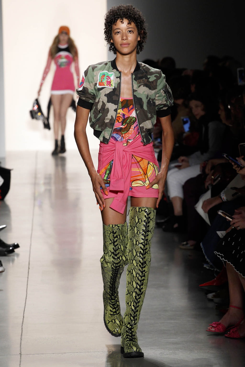 Fashion Week New York Spring/Summer 2018 look 3 from the Jeremy Scott collection 女装