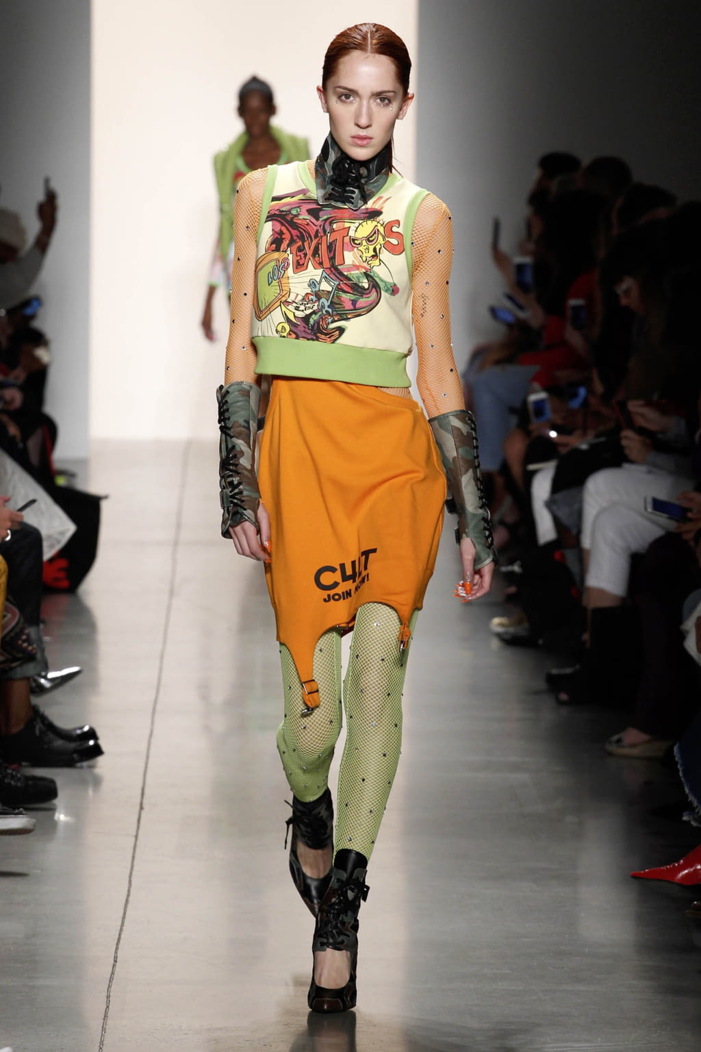 Fashion Week New York Spring/Summer 2018 look 27 from the Jeremy Scott collection 女装