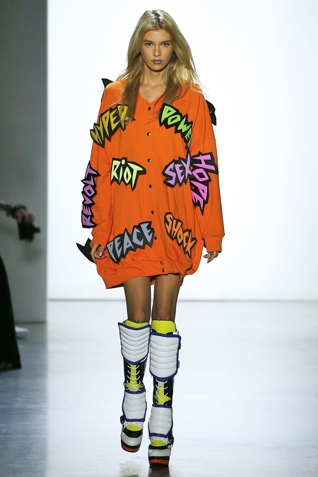 Fashion Week New York Spring/Summer 2019 look 1 de la collection Jeremy Scott womenswear
