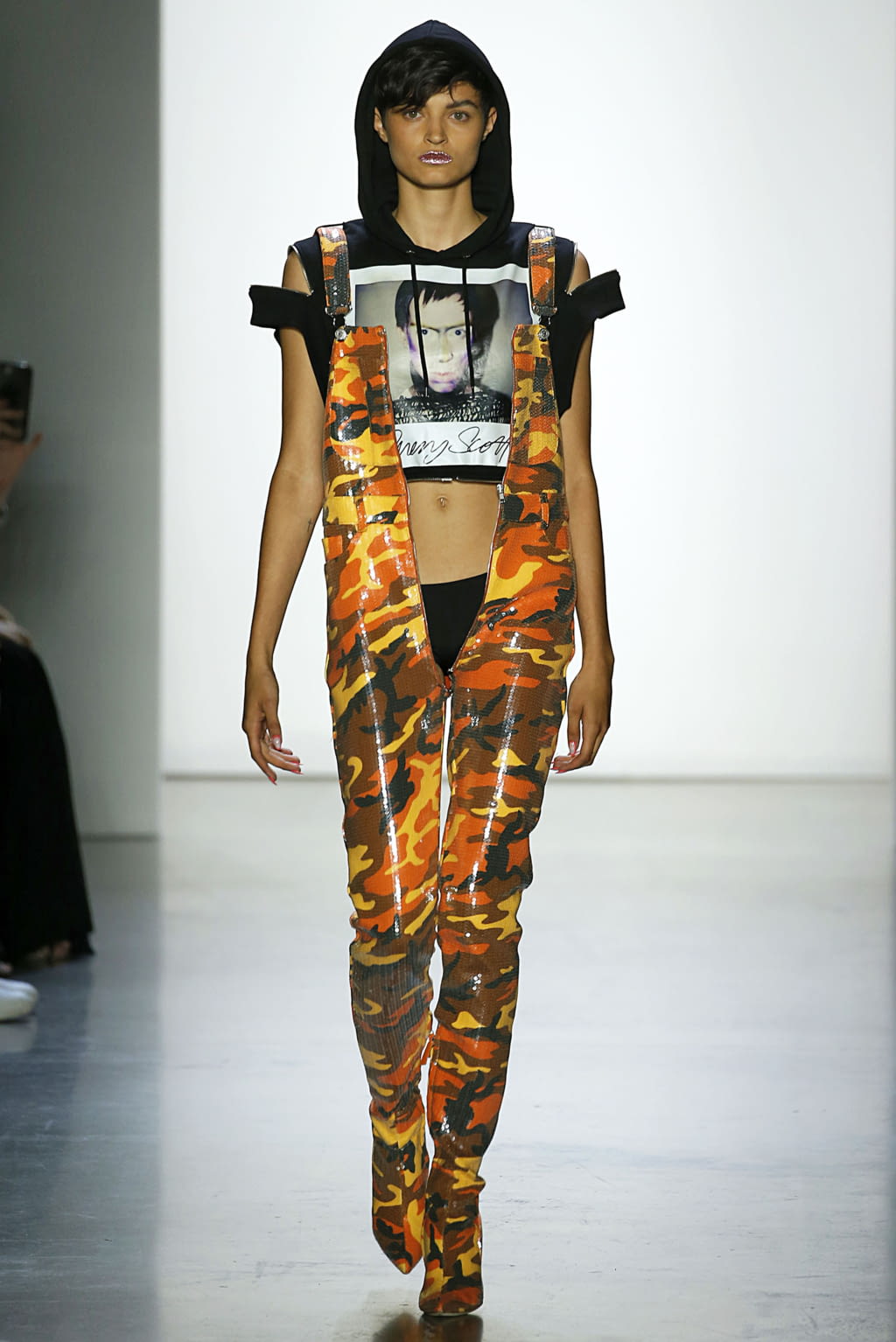 Fashion Week New York Spring/Summer 2019 look 19 from the Jeremy Scott collection womenswear