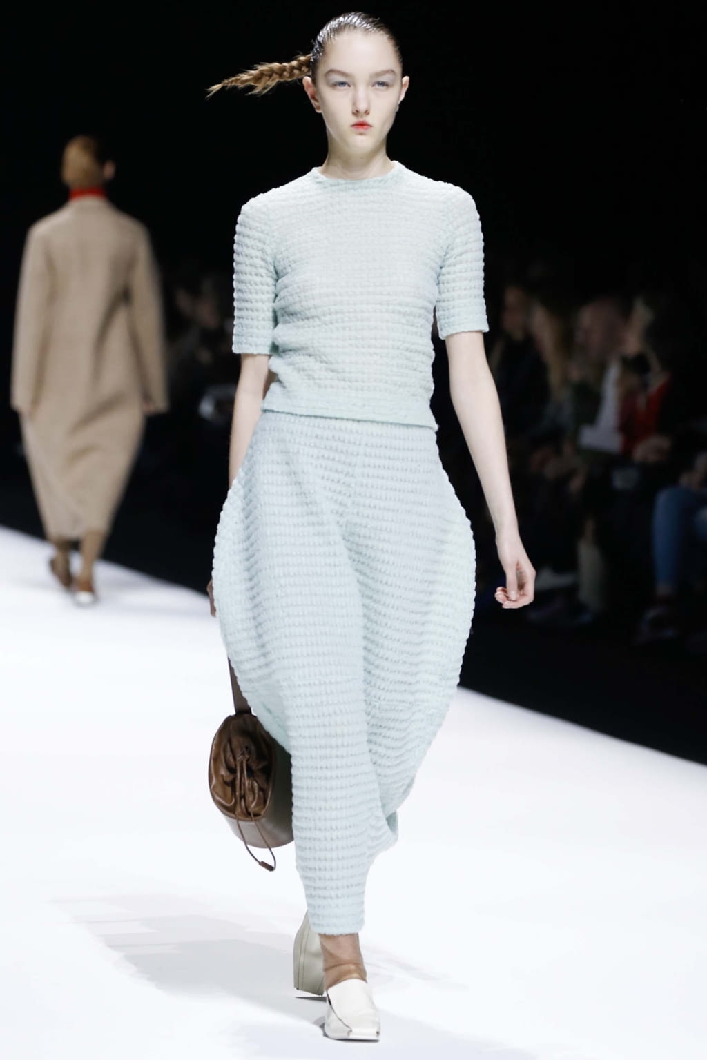 Fashion Week Milan Fall/Winter 2018 look 39 from the Jil Sander collection womenswear