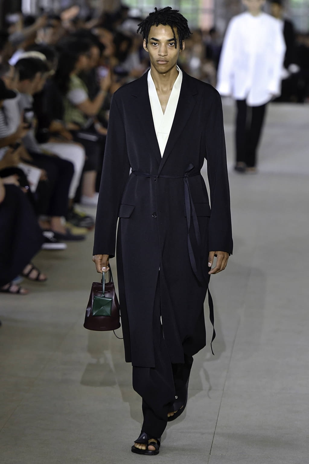 Fashion Week Paris Spring/Summer 2020 look 2 from the Jil Sander collection 男装
