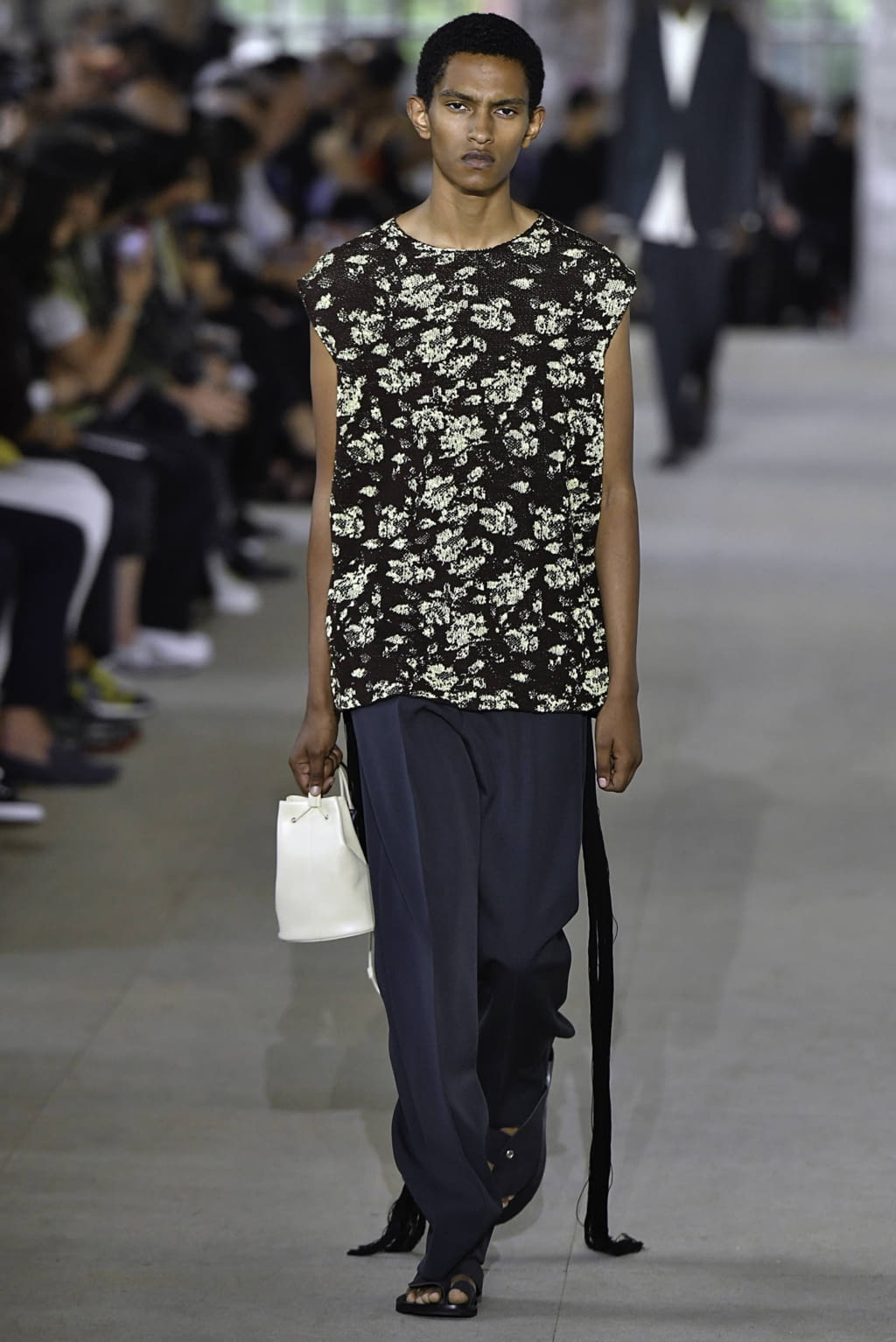 Fashion Week Paris Spring/Summer 2020 look 20 from the Jil Sander collection 男装