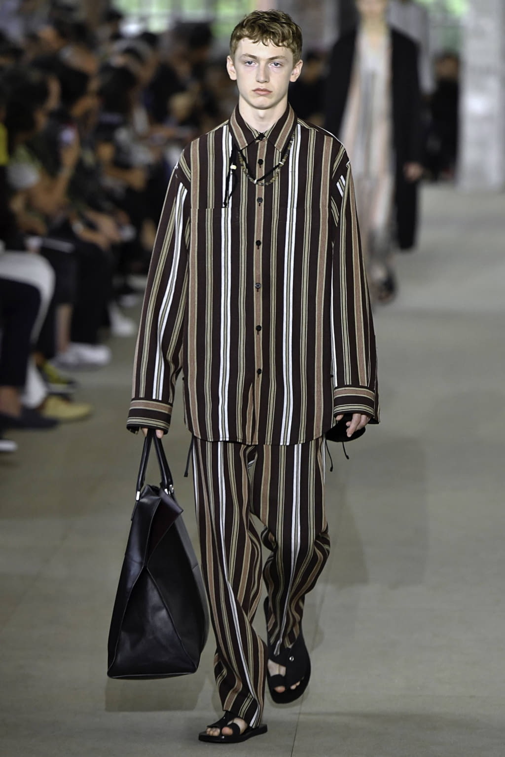 Fashion Week Paris Spring/Summer 2020 look 25 from the Jil Sander collection menswear