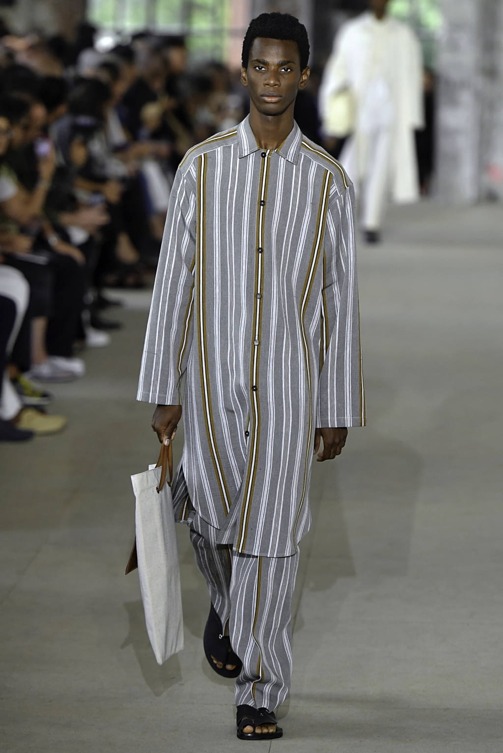 Fashion Week Paris Spring/Summer 2020 look 27 from the Jil Sander collection 男装