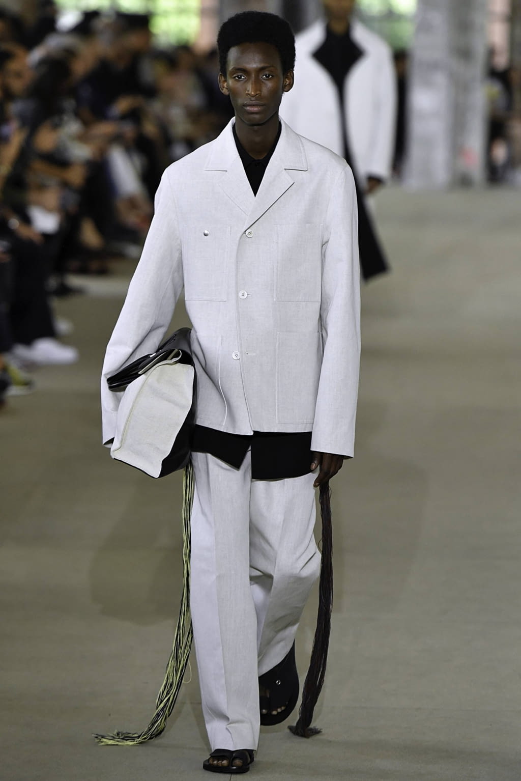Fashion Week Paris Spring/Summer 2020 look 39 from the Jil Sander collection 男装