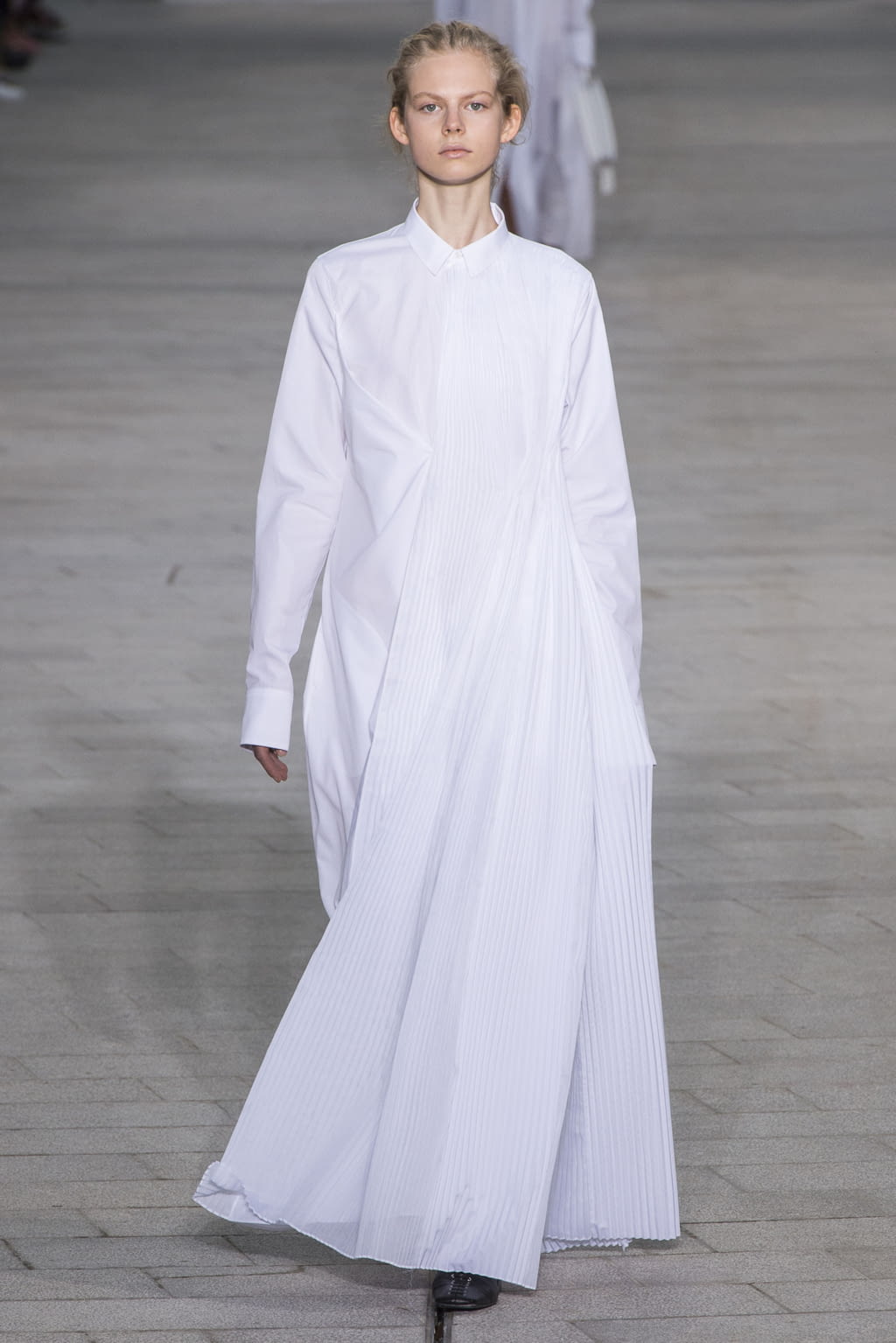 Fashion Week Milan Spring/Summer 2018 look 1 from the Jil Sander collection womenswear