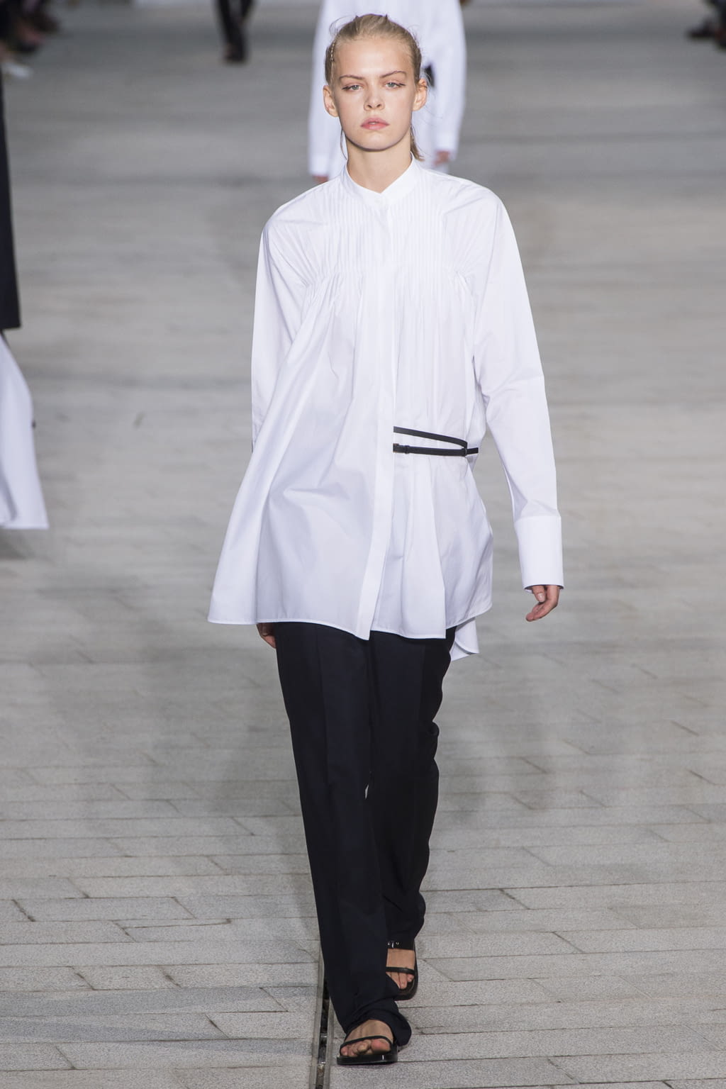 Fashion Week Milan Spring/Summer 2018 look 7 from the Jil Sander collection 女装