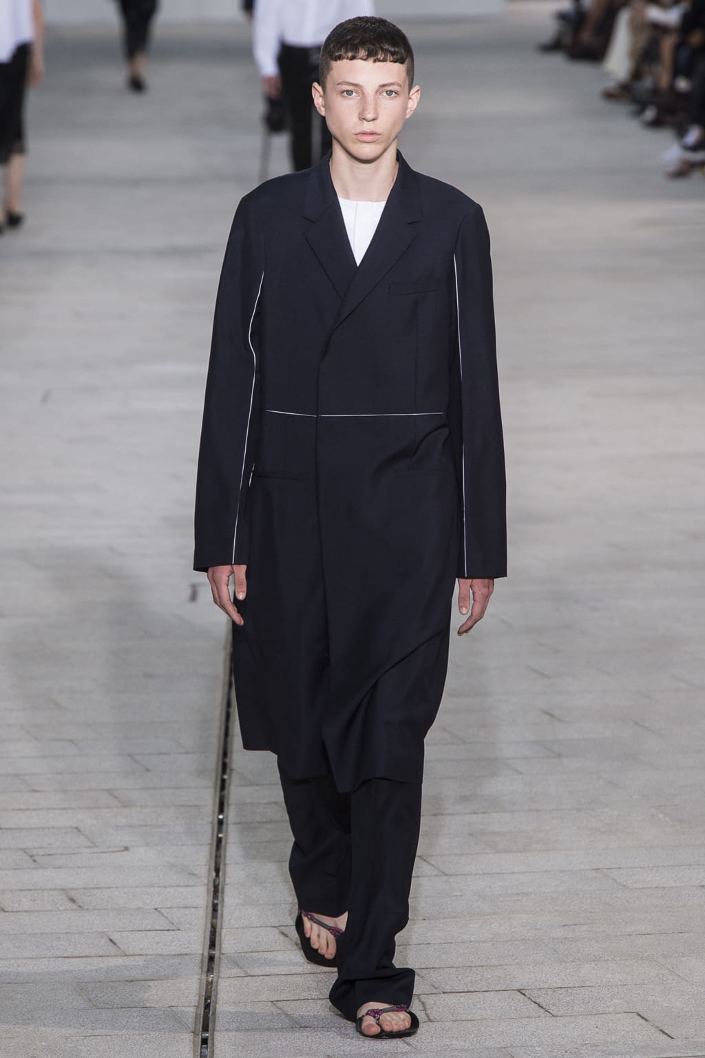Fashion Week Milan Spring/Summer 2018 look 17 from the Jil Sander collection womenswear