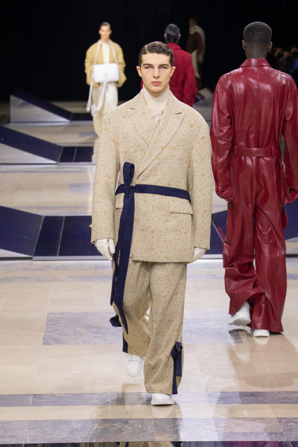 Fashion Week Paris Fall/Winter 2022 look 31 from the JOEONE collection menswear