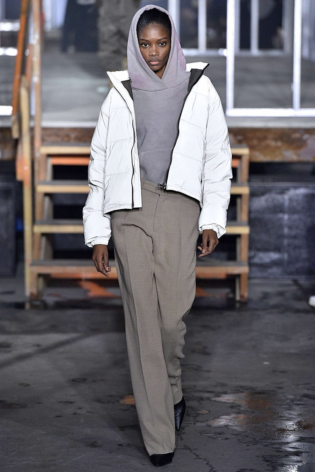 Fashion Week New York Fall/Winter 2019 look 2 from the John Elliott collection 女装