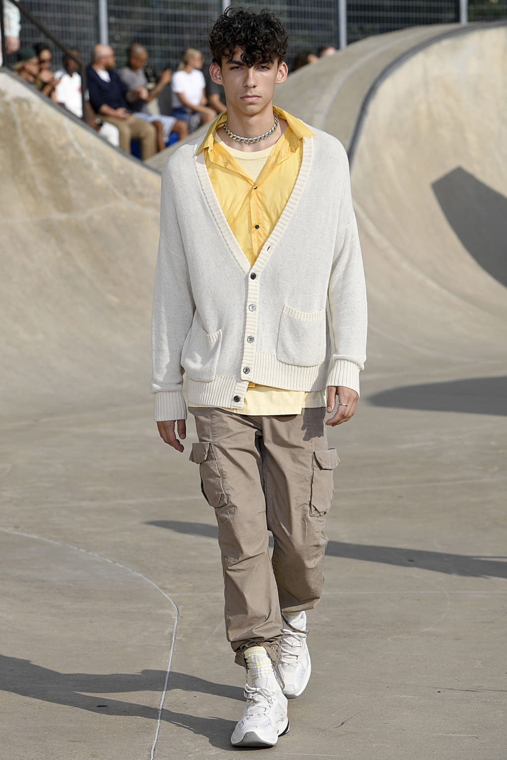 Fashion Week New York Spring/Summer 2019 look 11 from the John Elliott collection 女装