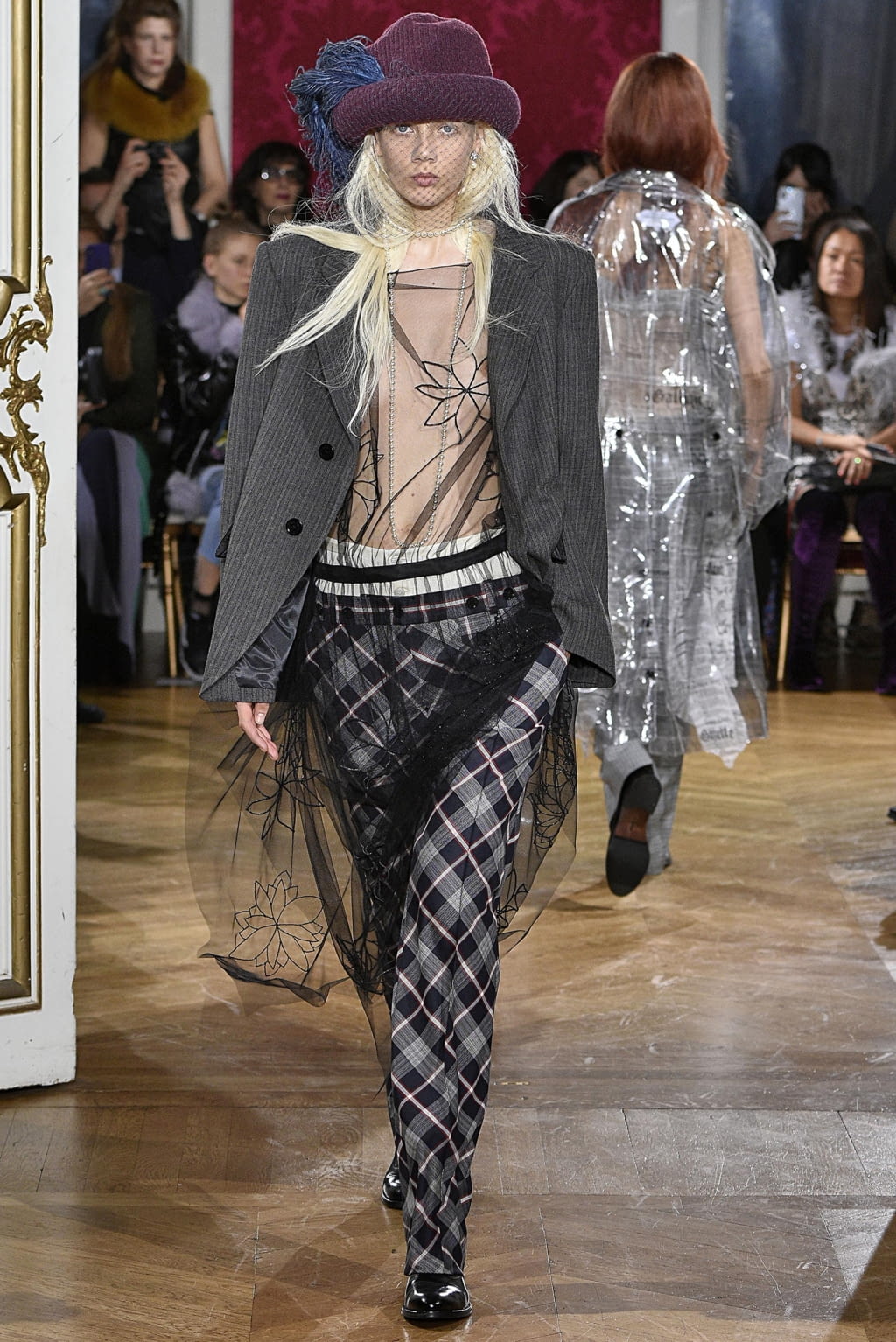 Fashion Week Paris Fall/Winter 2018 look 14 from the John Galliano collection 女装