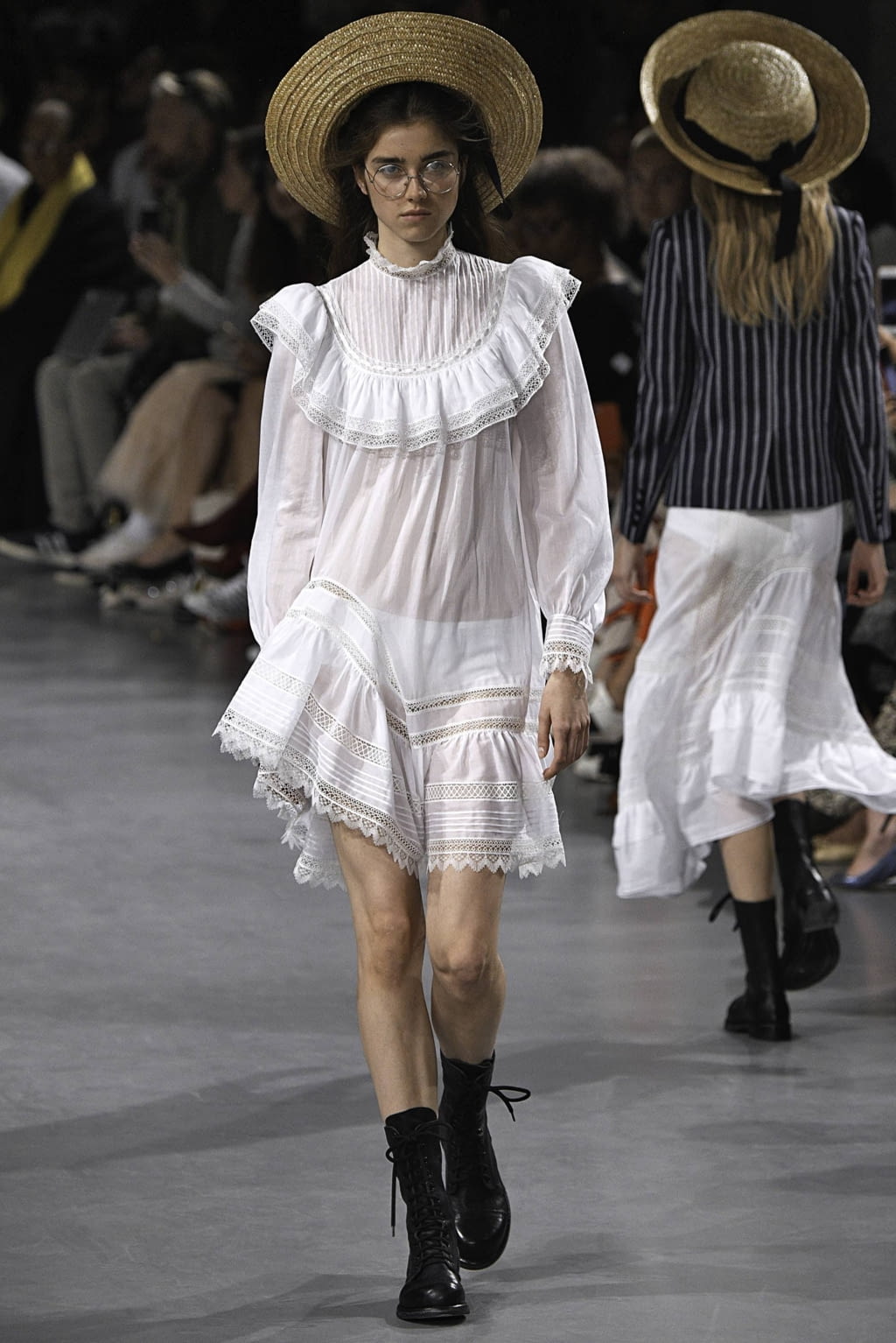 Fashion Week Paris Spring/Summer 2019 look 9 de la collection John Galliano womenswear