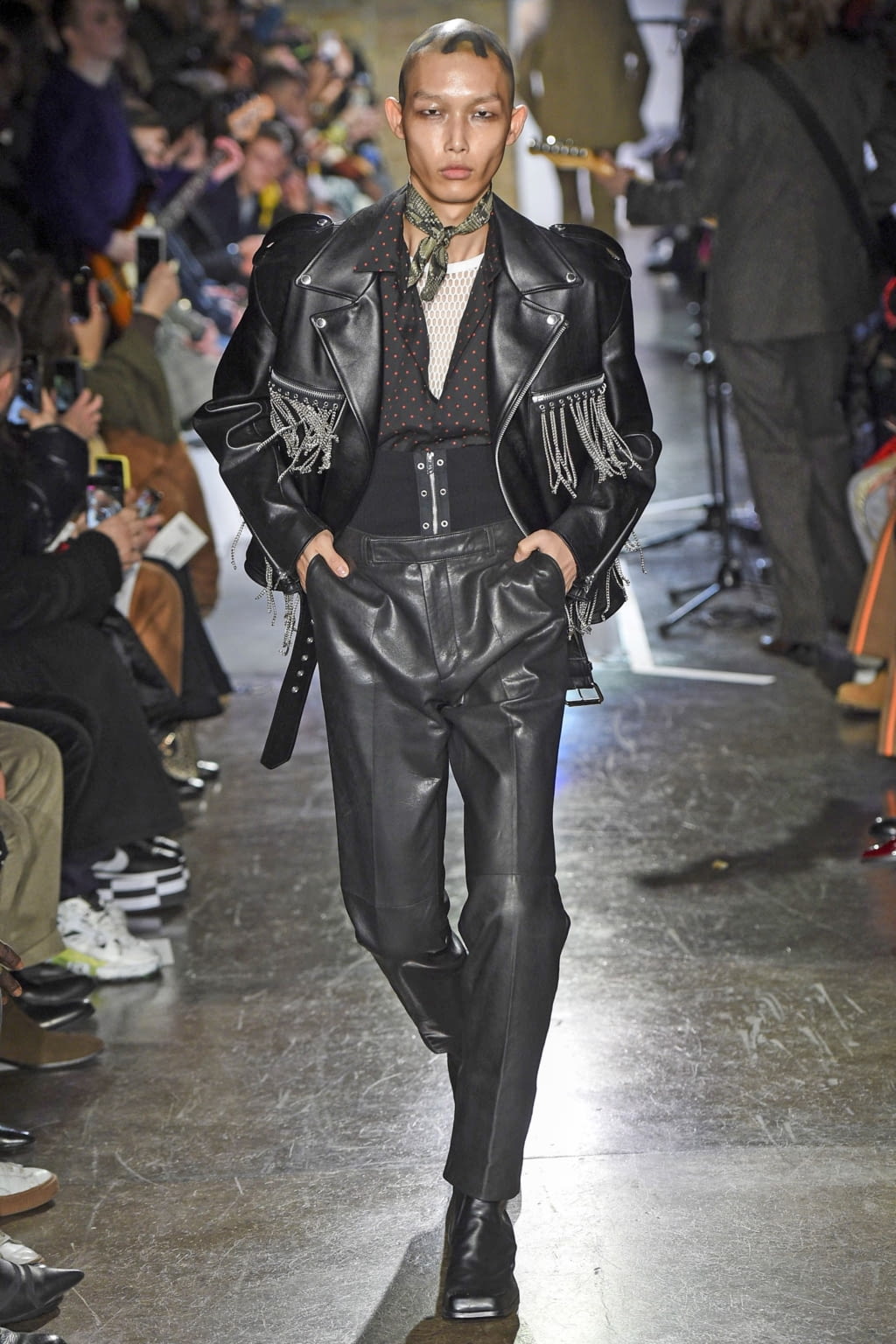 Fashion Week London Fall/Winter 2019 look 19 from the John Lawrence Sullivan collection 男装
