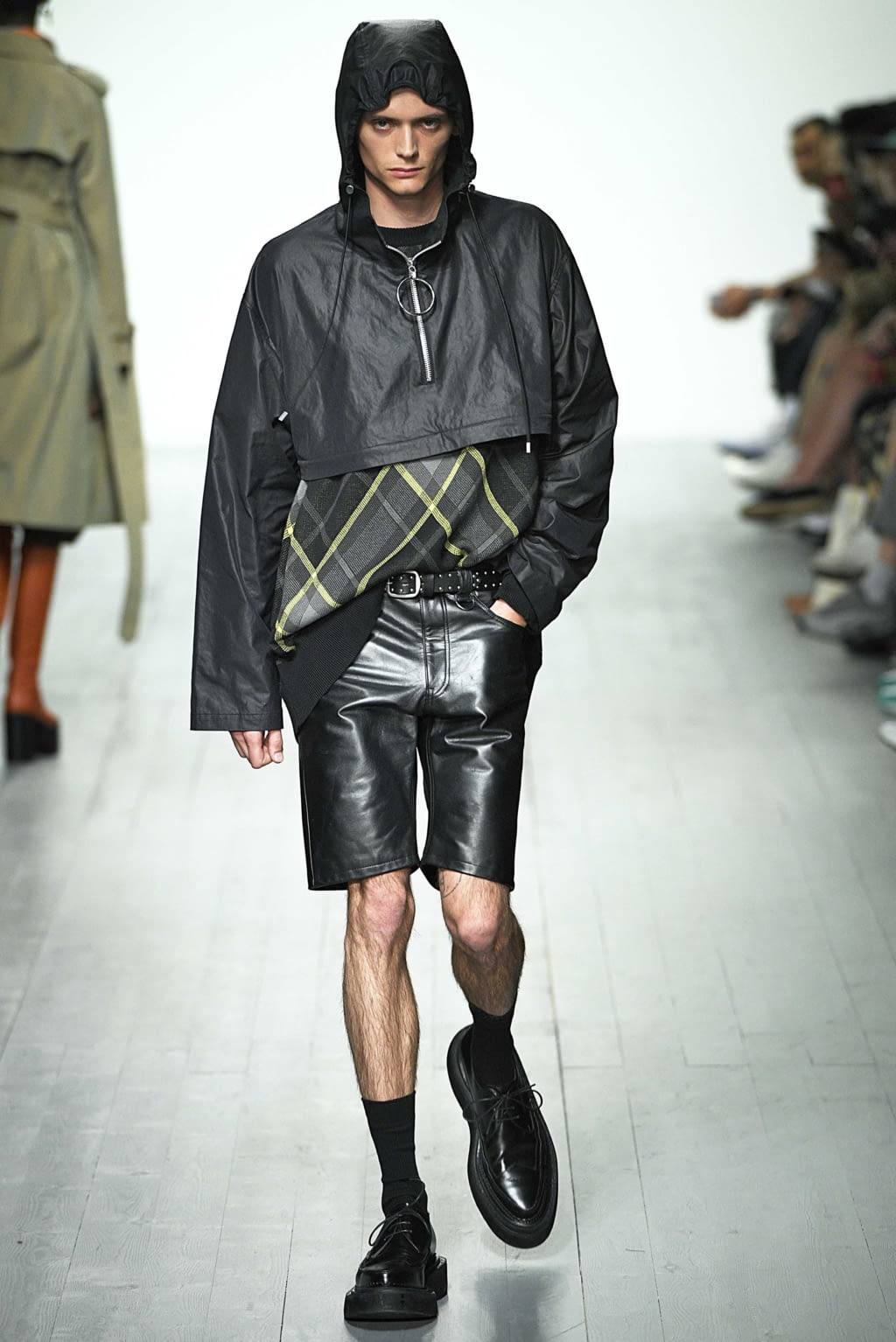 Fashion Week London Spring/Summer 2019 look 16 from the John Lawrence Sullivan collection 男装