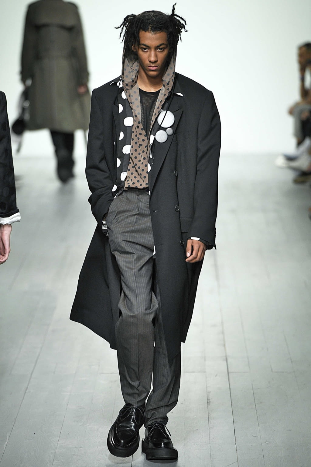 Fashion Week London Spring/Summer 2019 look 27 from the John Lawrence Sullivan collection 男装