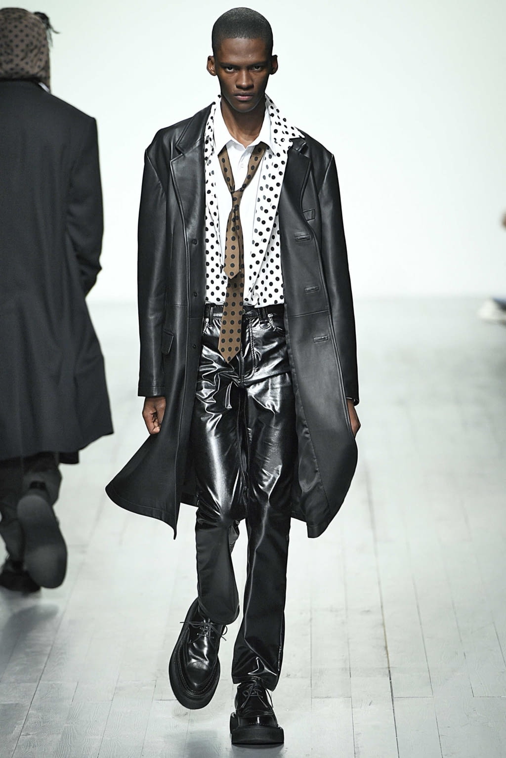 Fashion Week London Spring/Summer 2019 look 28 from the John Lawrence Sullivan collection 男装